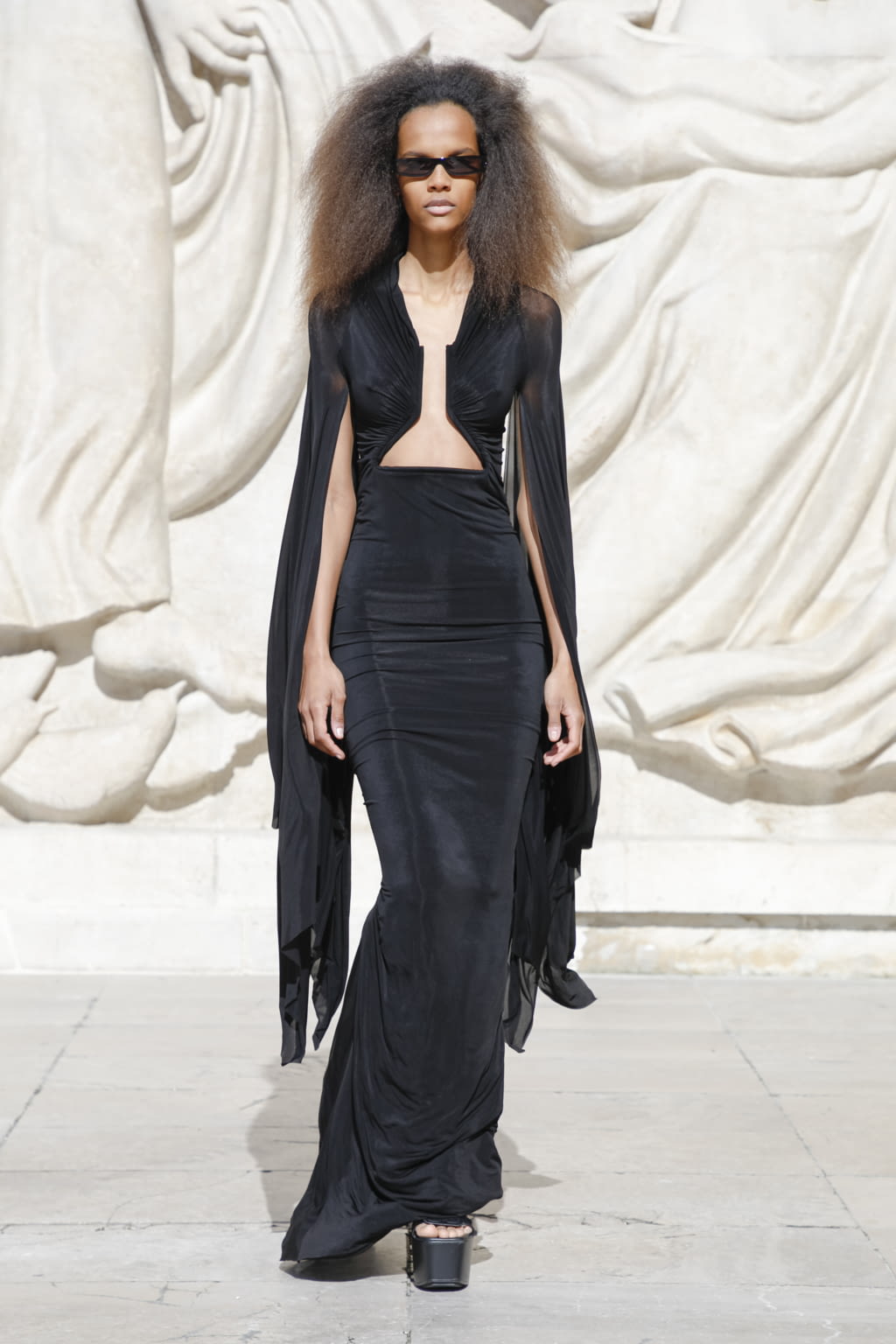Fashion Week Paris Spring/Summer 2022 look 8 de la collection Rick Owens womenswear