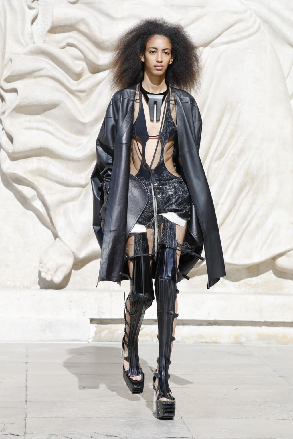 Fashion Week Paris Spring/Summer 2022 look 9 de la collection Rick Owens womenswear
