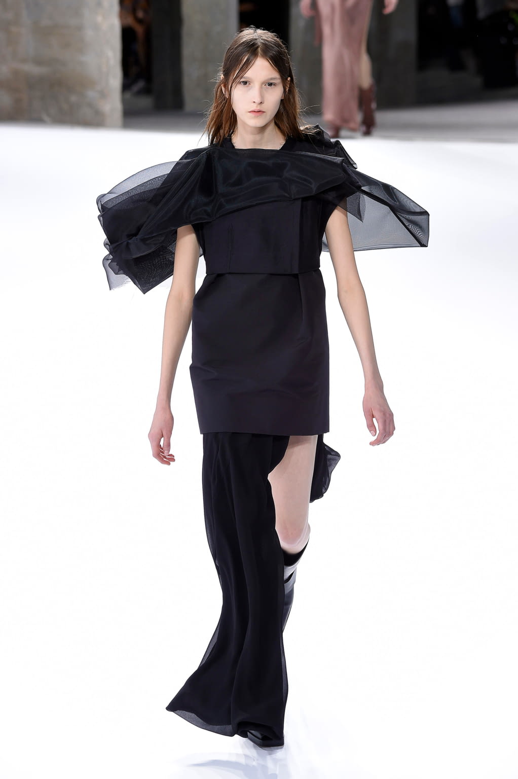 Fashion Week Paris Spring/Summer 2017 look 14 from the Rick Owens collection womenswear