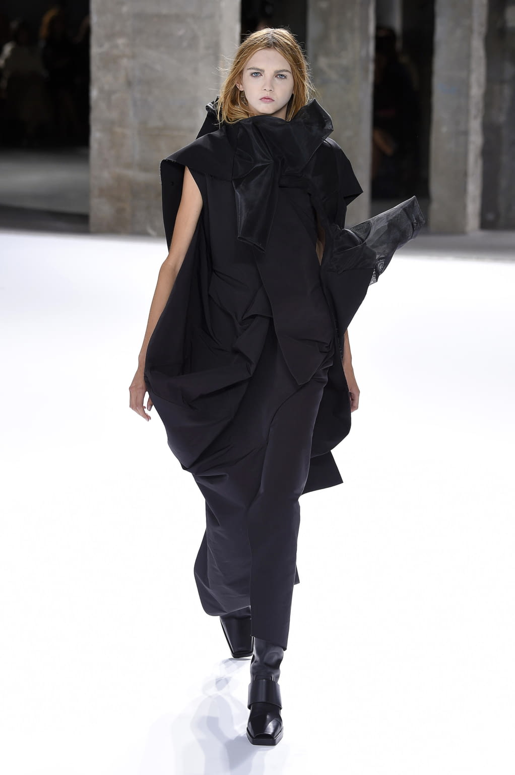 Fashion Week Paris Spring/Summer 2017 look 43 from the Rick Owens collection womenswear