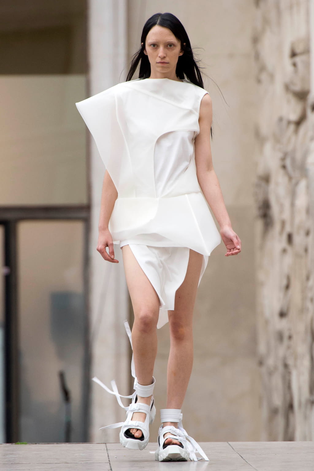 Fashion Week Paris Spring/Summer 2018 look 3 from the Rick Owens collection womenswear