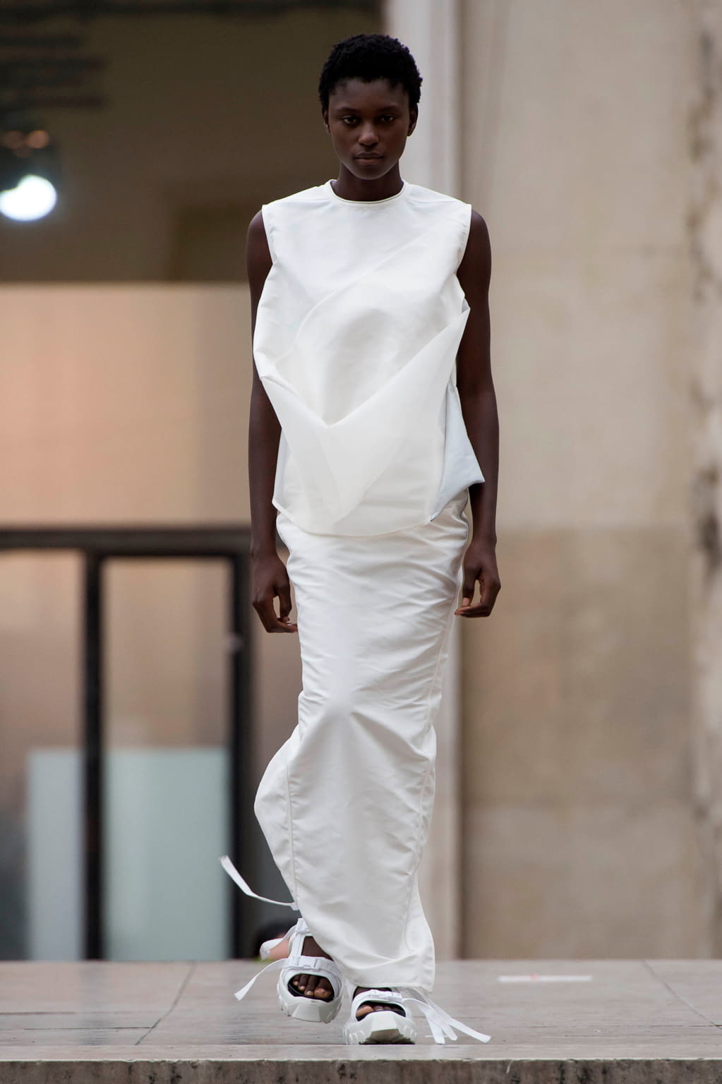 Fashion Week Paris Spring/Summer 2018 look 17 from the Rick Owens collection womenswear