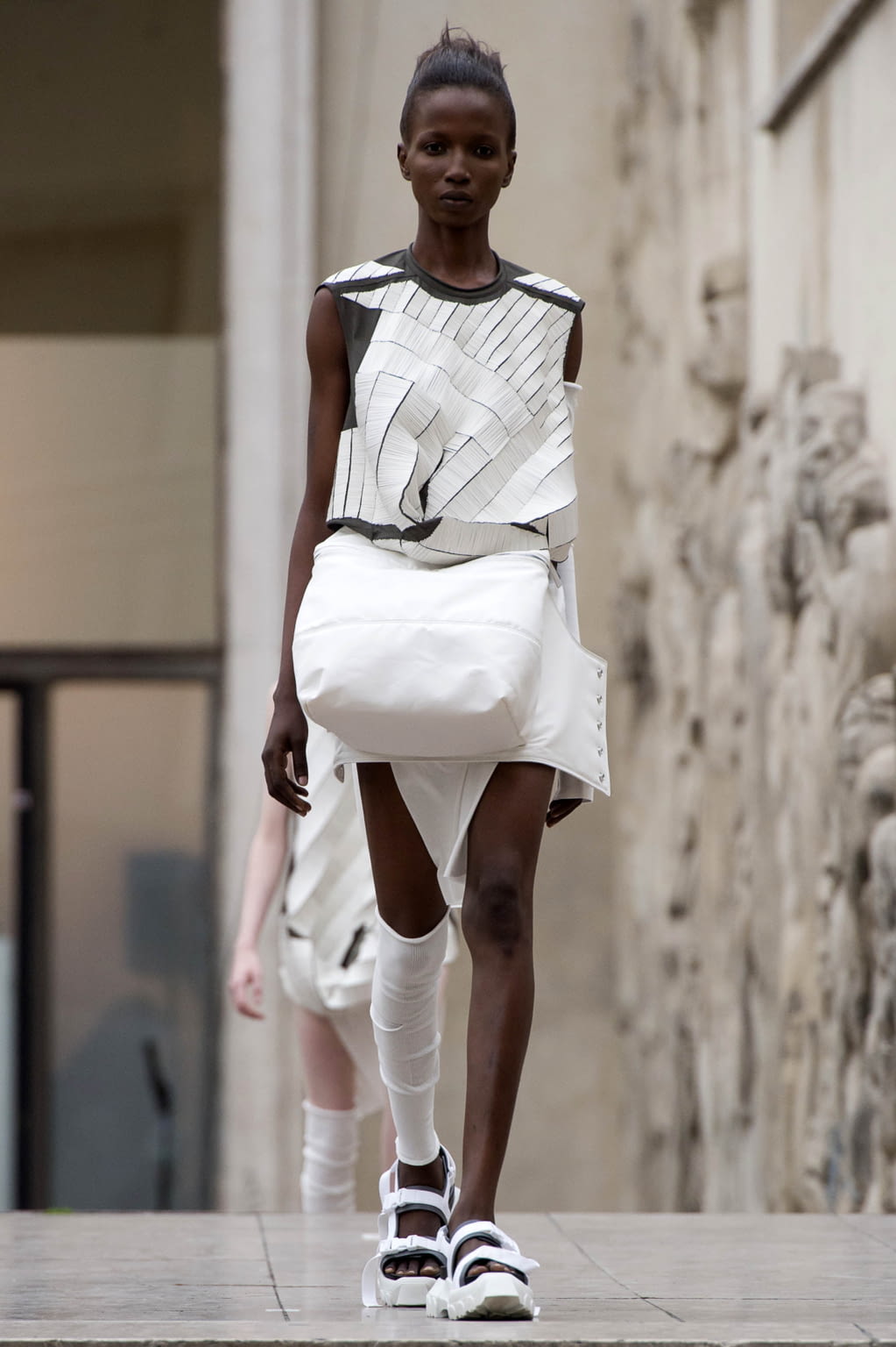 Fashion Week Paris Spring/Summer 2018 look 21 from the Rick Owens collection womenswear