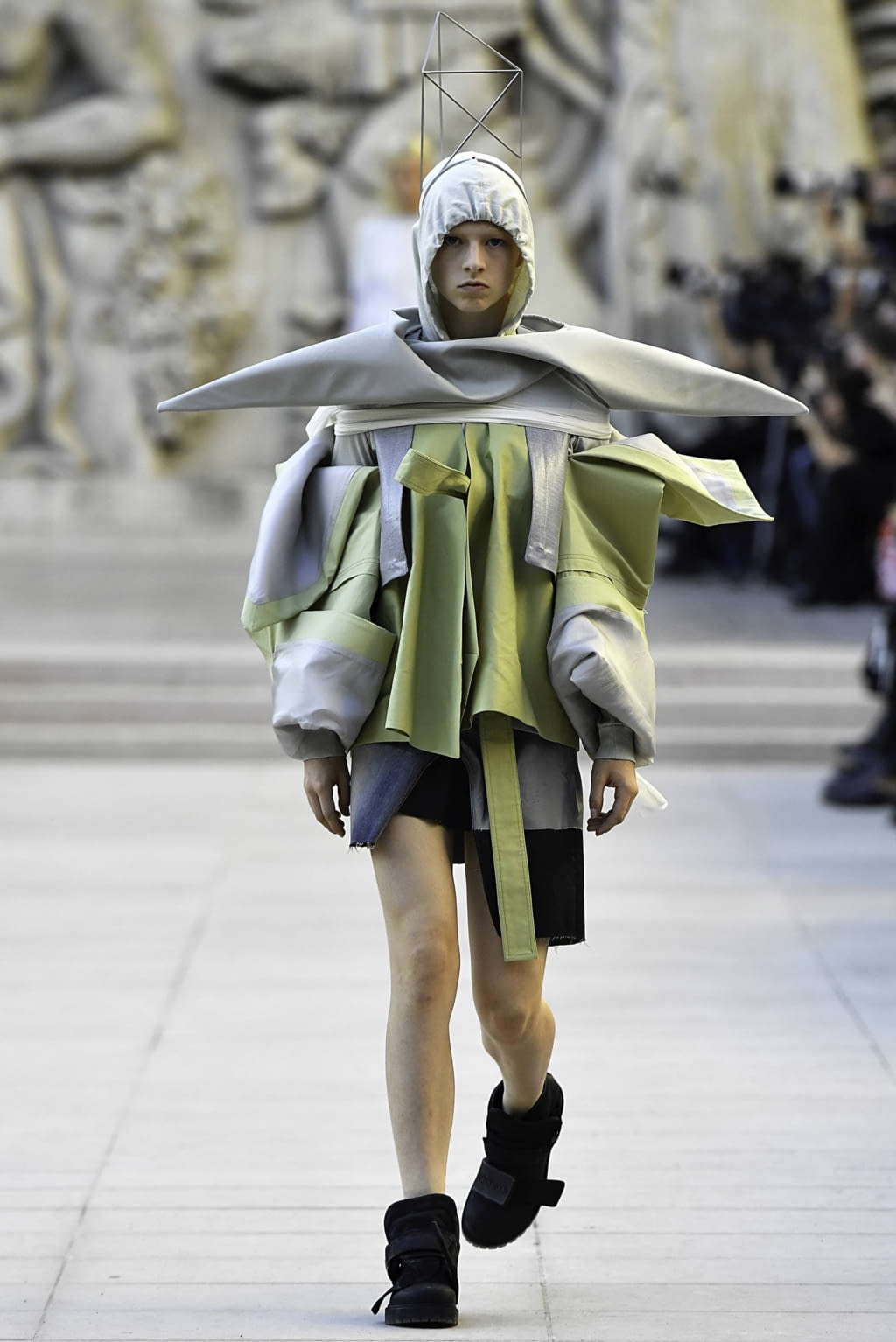 Fashion Week Paris Spring/Summer 2019 look 10 from the Rick Owens collection 女装