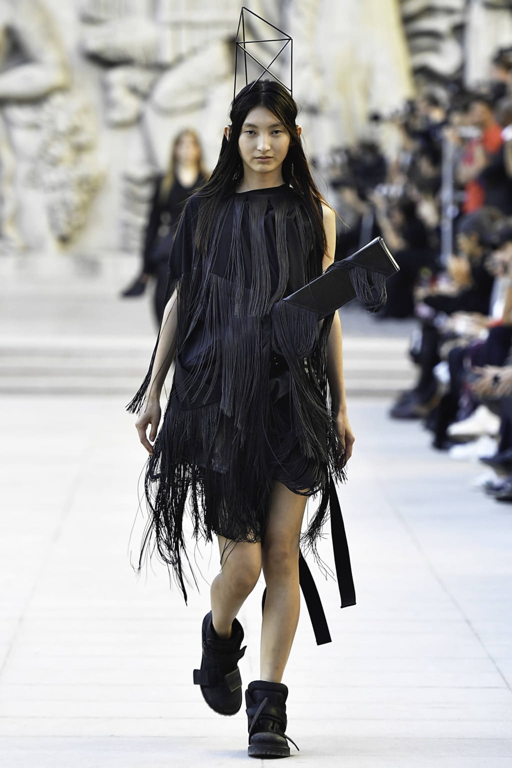 Fashion Week Paris Spring/Summer 2019 look 15 from the Rick Owens collection 女装