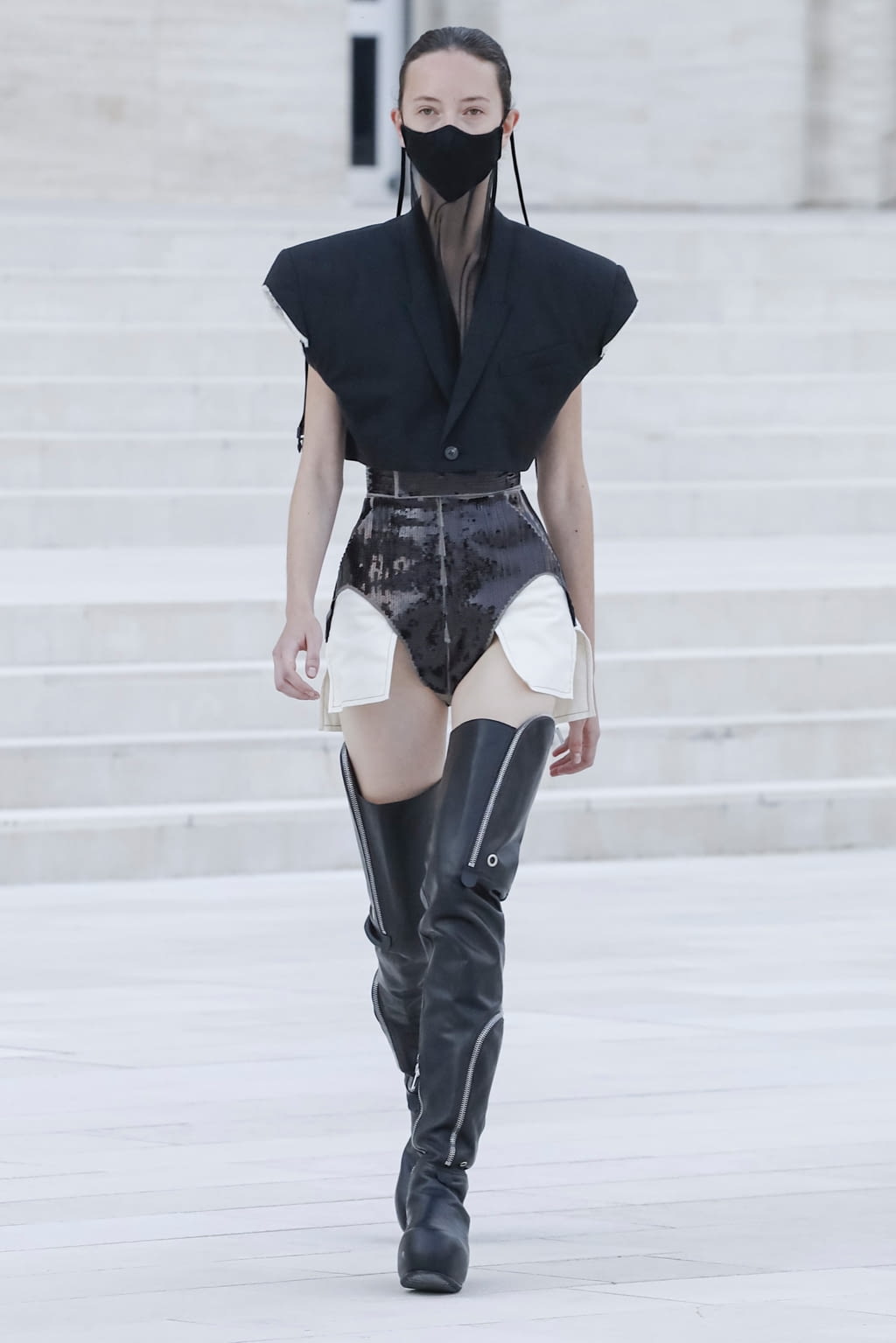 Fashion Week Paris Spring/Summer 2021 look 5 de la collection Rick Owens womenswear