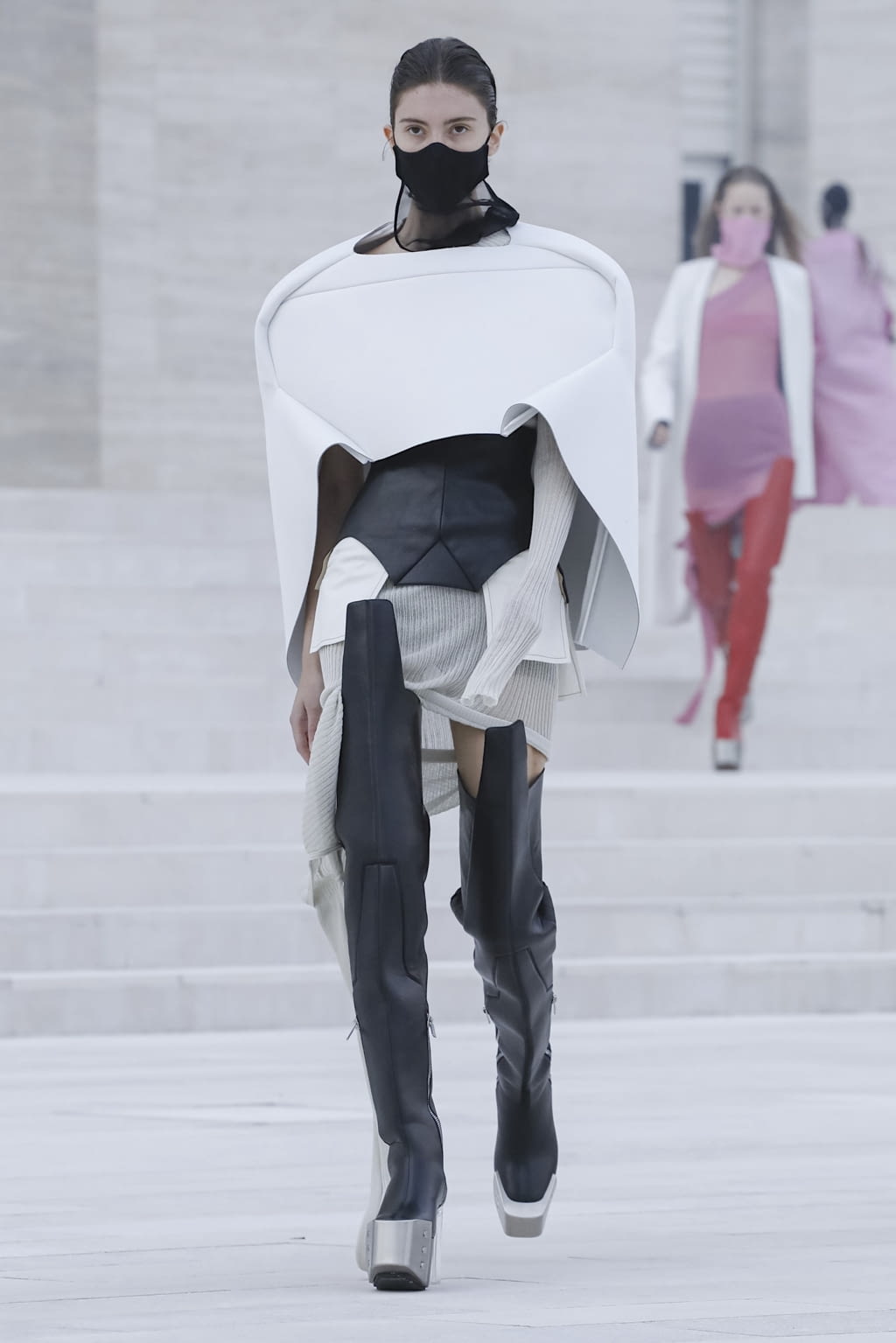 Fashion Week Paris Spring/Summer 2021 look 17 from the Rick Owens collection womenswear