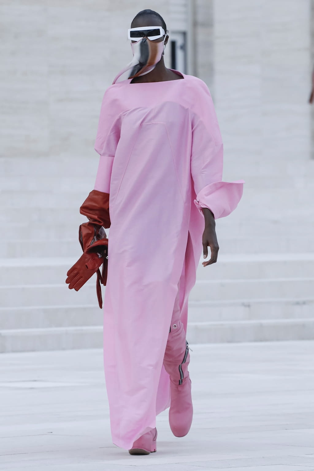 Fashion Week Paris Spring/Summer 2021 look 20 from the Rick Owens collection womenswear