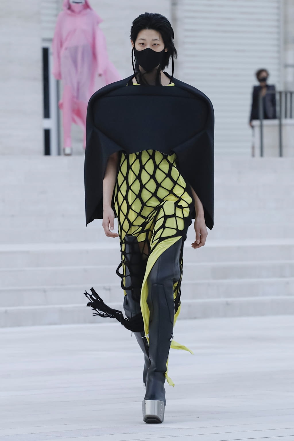 Fashion Week Paris Spring/Summer 2021 look 23 de la collection Rick Owens womenswear