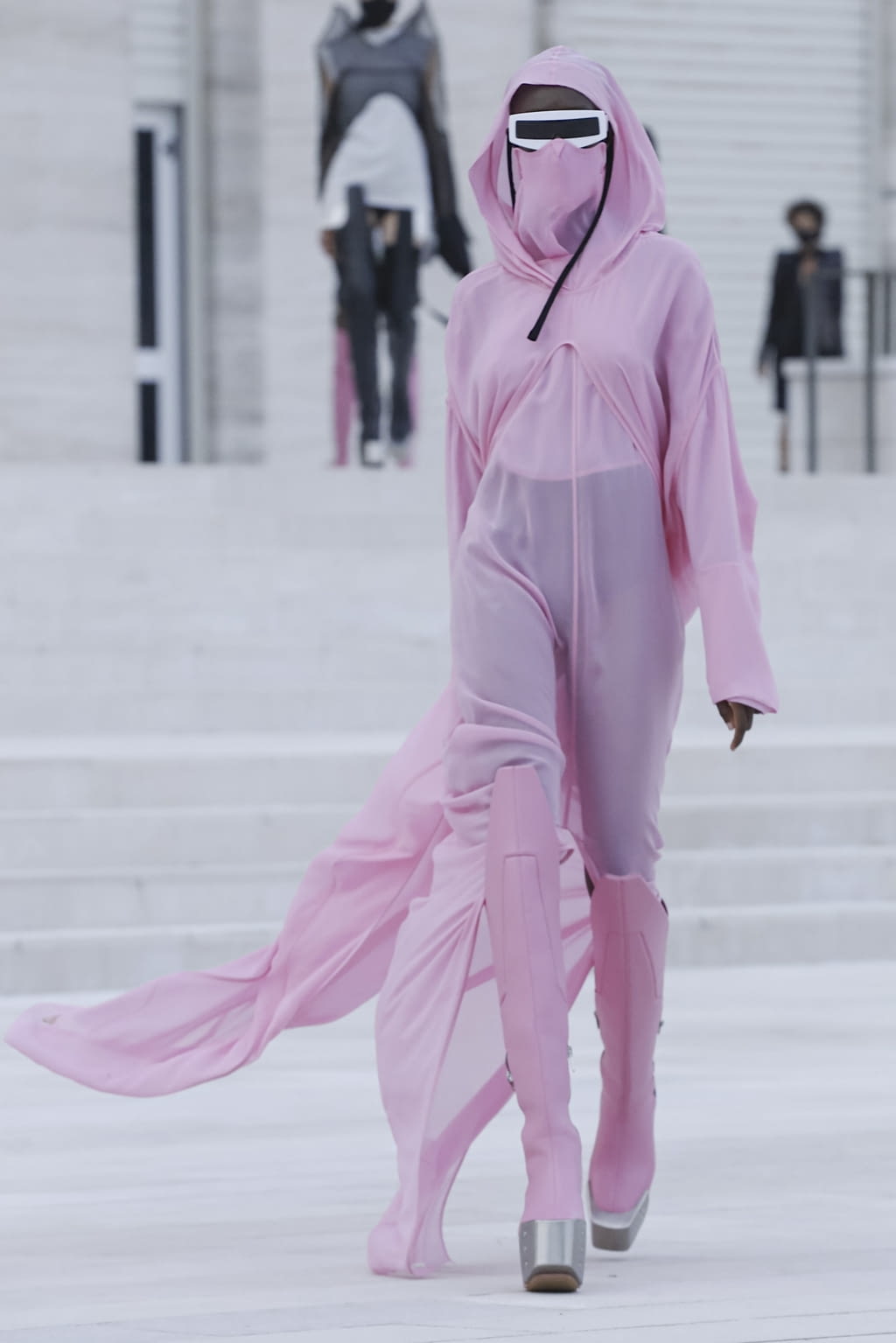Fashion Week Paris Spring/Summer 2021 look 24 de la collection Rick Owens womenswear