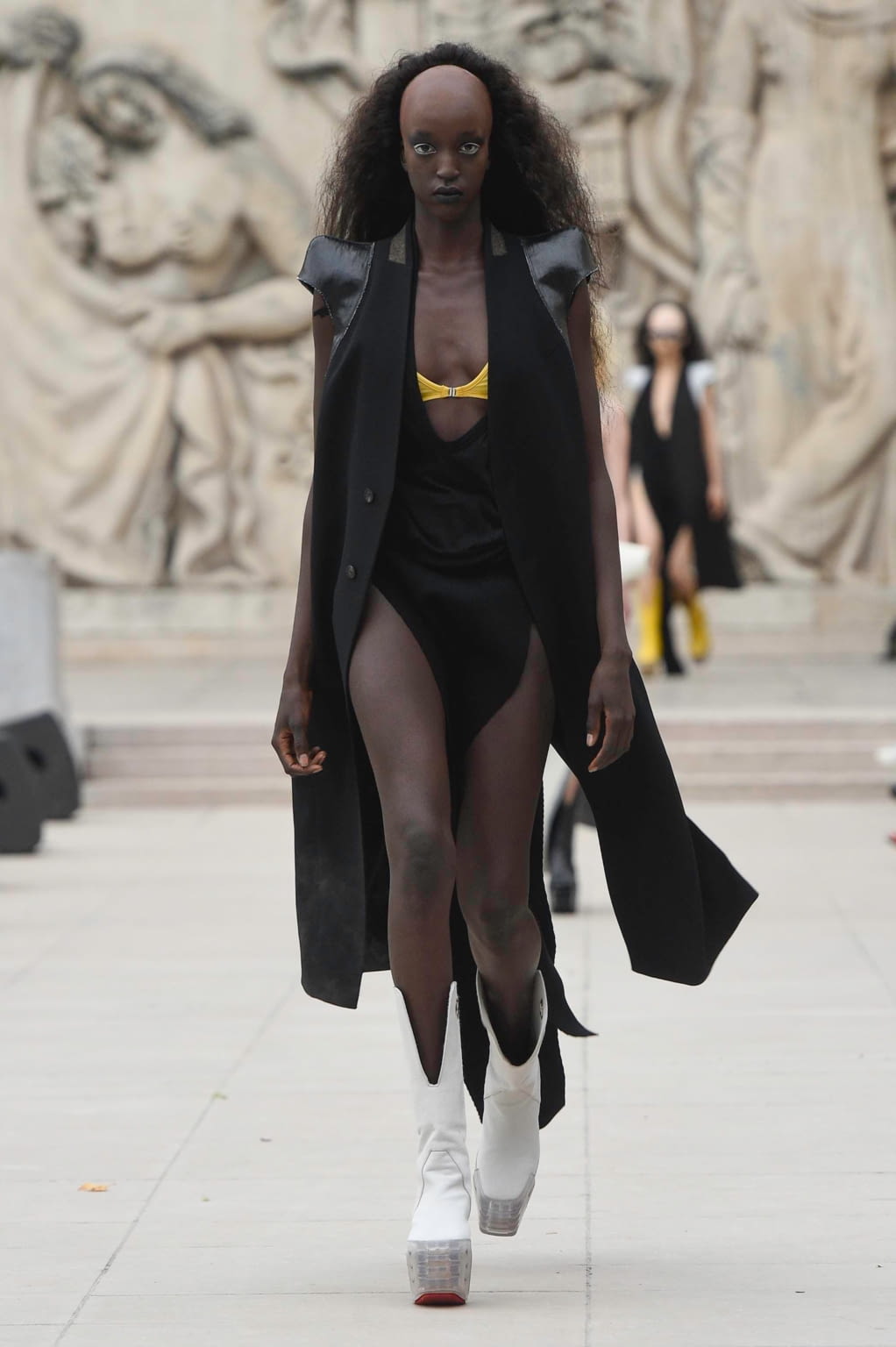 Fashion Week Paris Spring/Summer 2020 look 6 from the Rick Owens collection womenswear