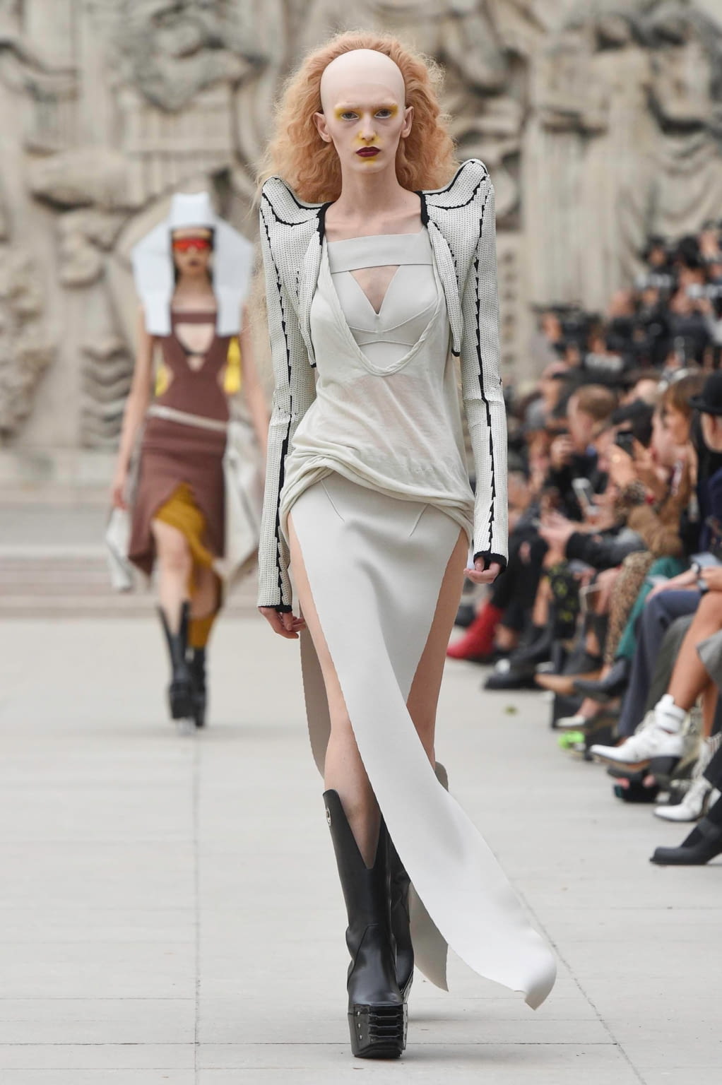 Fashion Week Paris Spring/Summer 2020 look 9 de la collection Rick Owens womenswear
