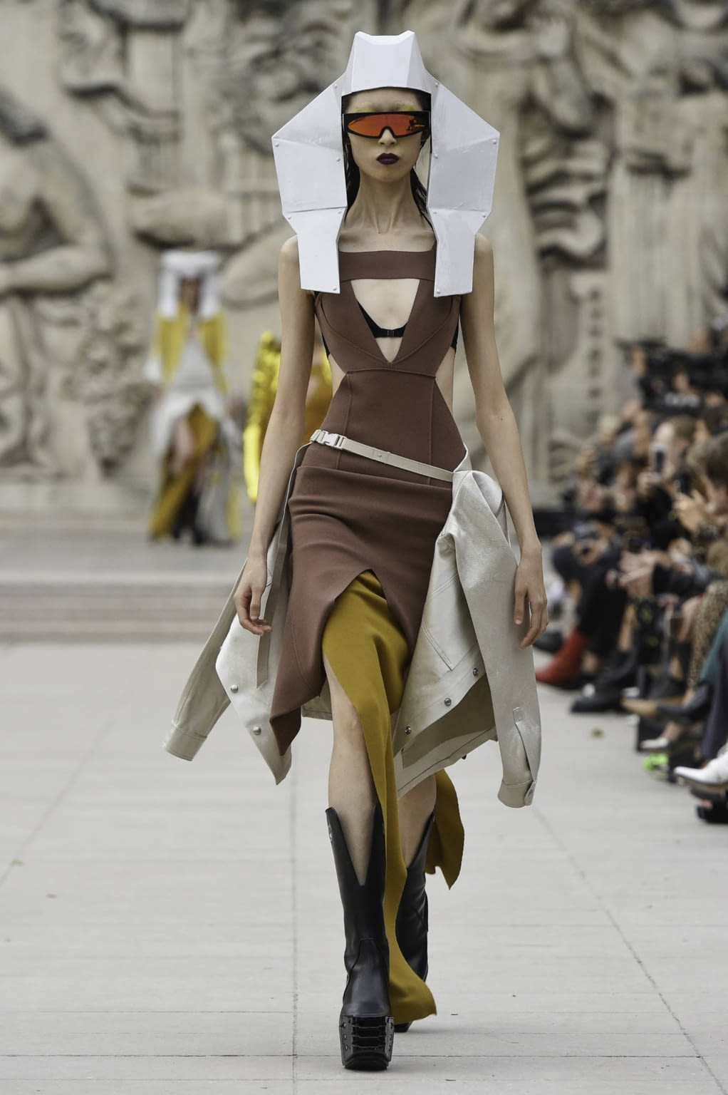 Fashion Week Paris Spring/Summer 2020 look 10 de la collection Rick Owens womenswear