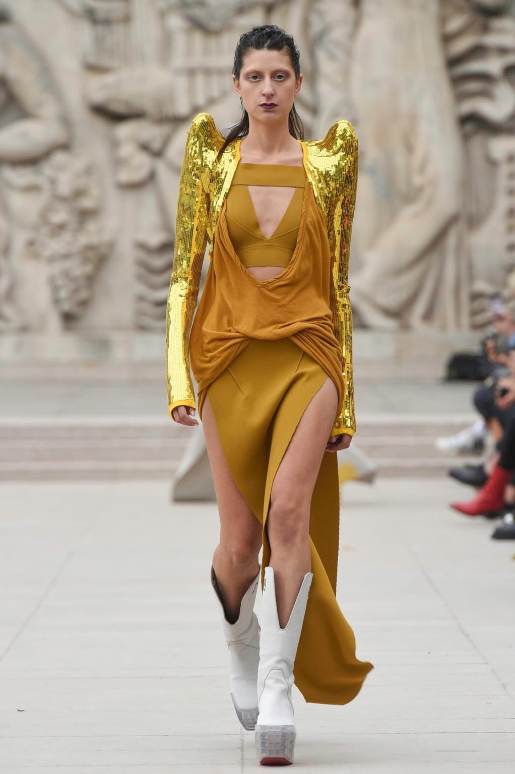 Fashion Week Paris Spring/Summer 2020 look 11 de la collection Rick Owens womenswear