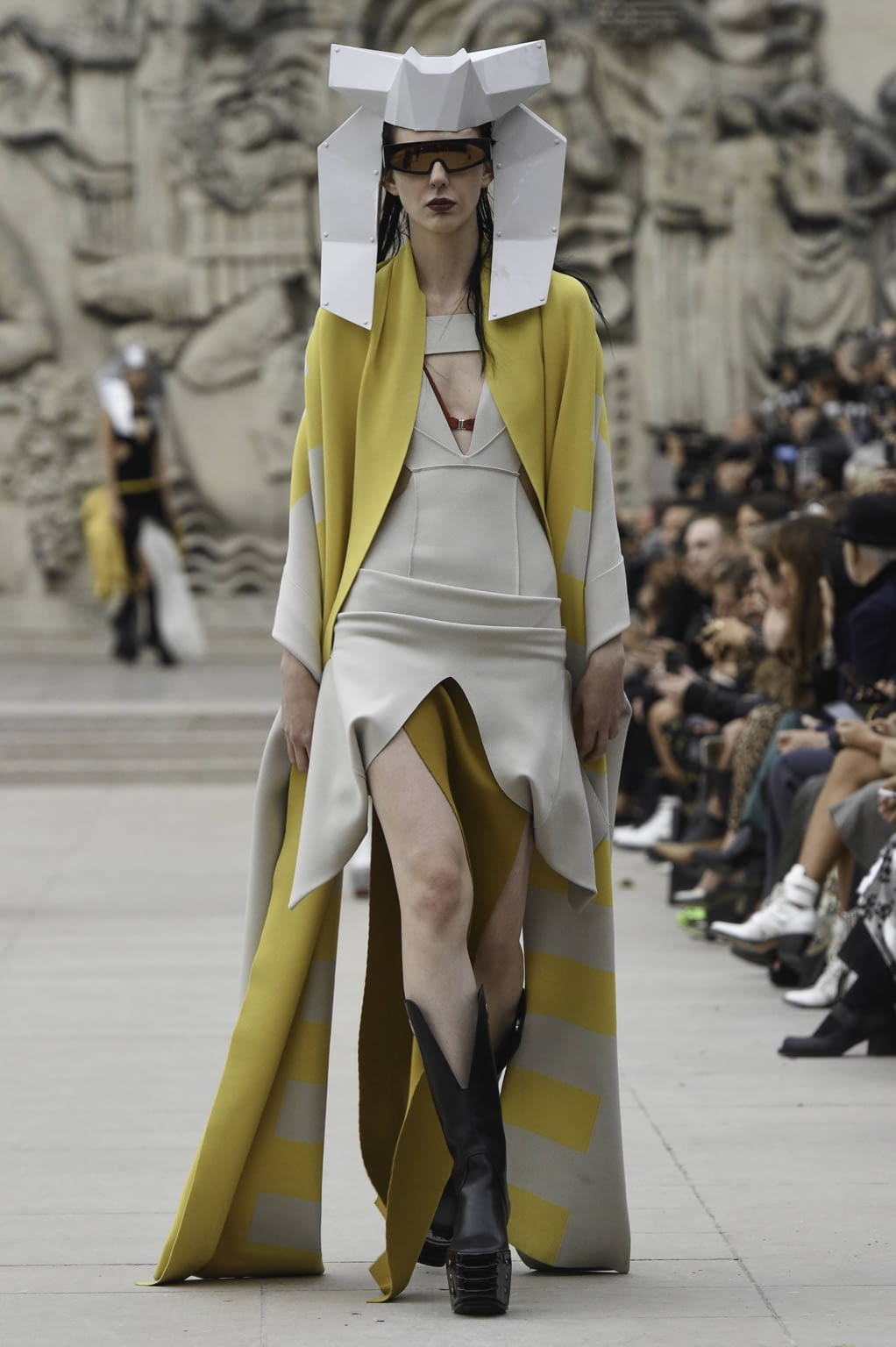 Fashion Week Paris Spring/Summer 2020 look 12 de la collection Rick Owens womenswear