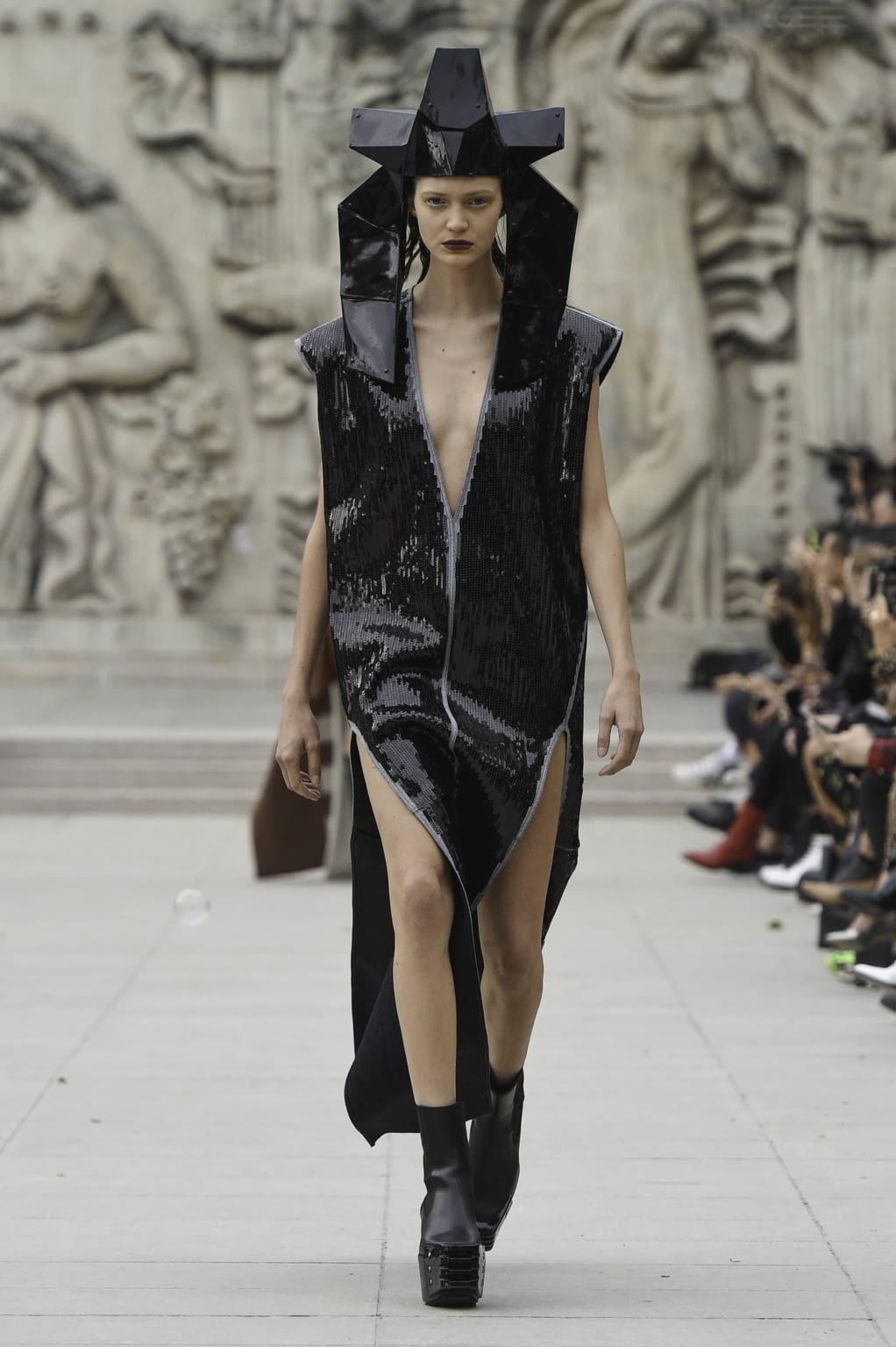Fashion Week Paris Spring/Summer 2020 look 19 de la collection Rick Owens womenswear