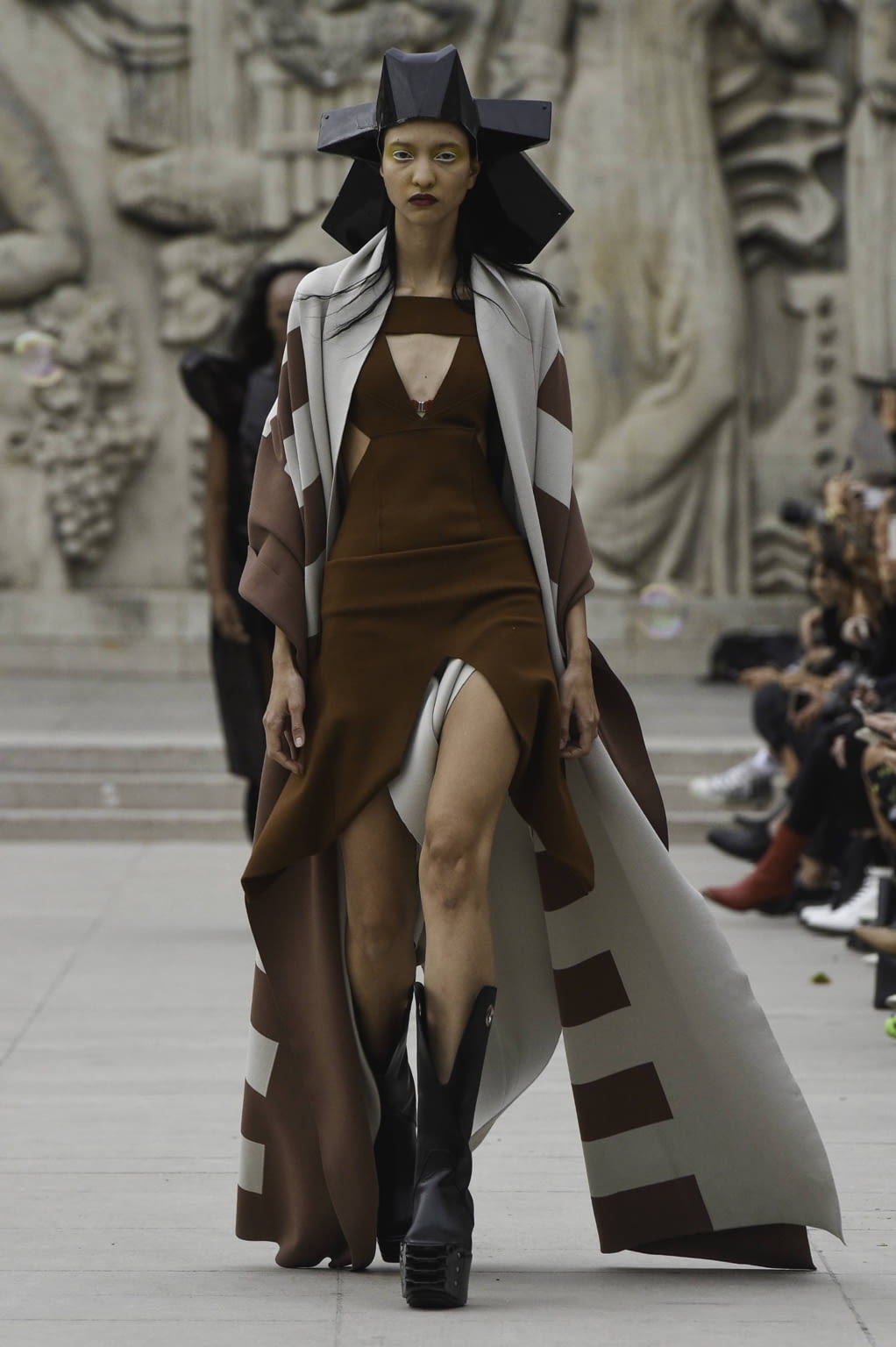 Fashion Week Paris Spring/Summer 2020 look 20 from the Rick Owens collection womenswear