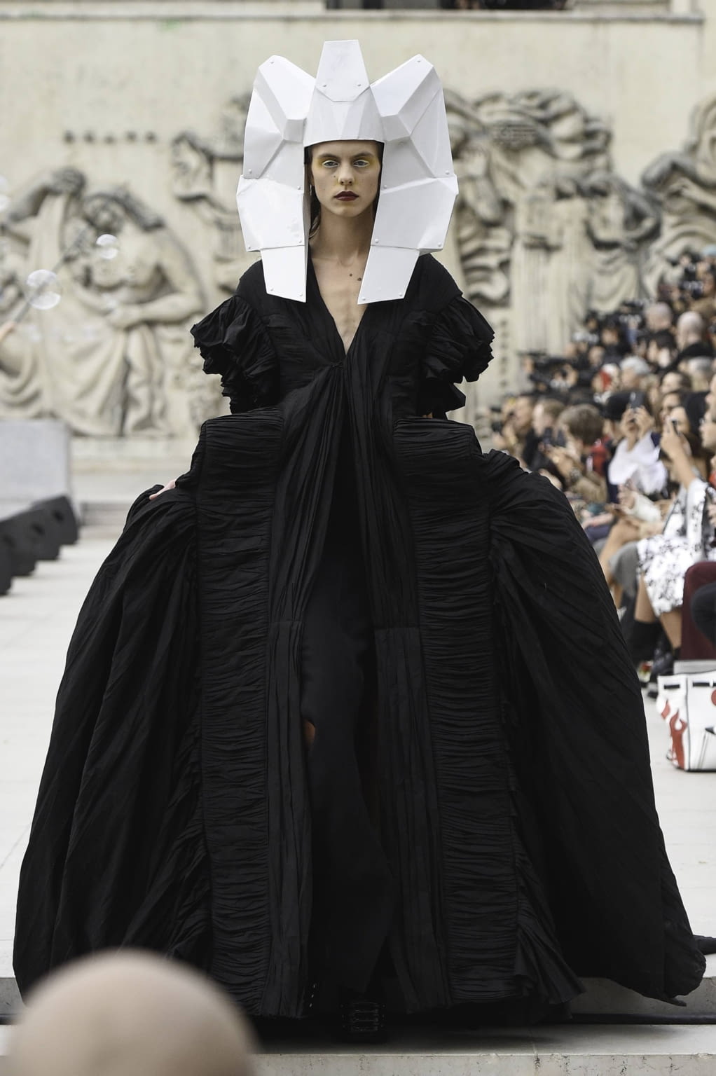 Fashion Week Paris Spring/Summer 2020 look 32 from the Rick Owens collection womenswear