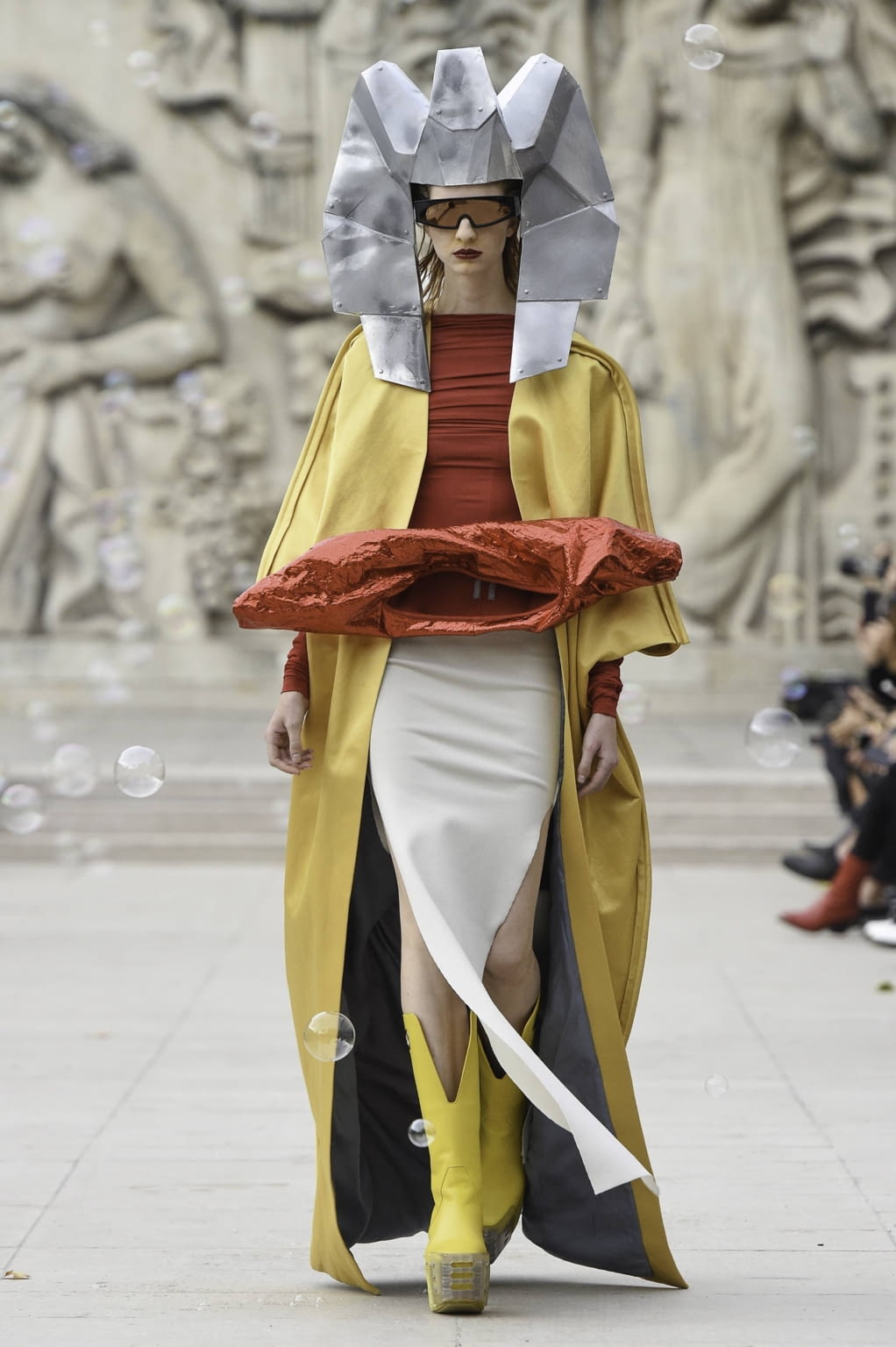 Fashion Week Paris Spring/Summer 2020 look 36 from the Rick Owens collection 女装