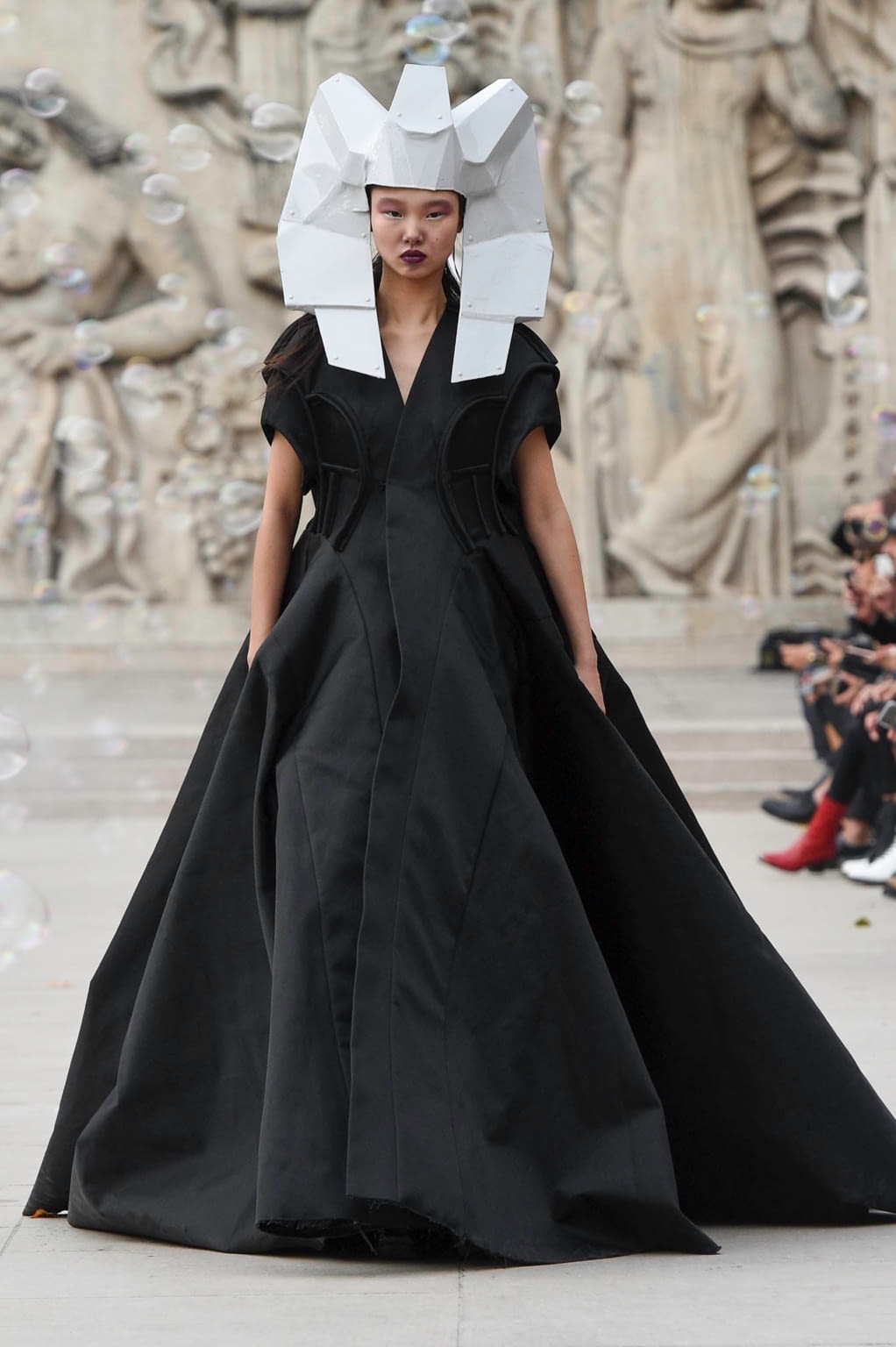 Fashion Week Paris Spring/Summer 2020 look 41 from the Rick Owens collection 女装