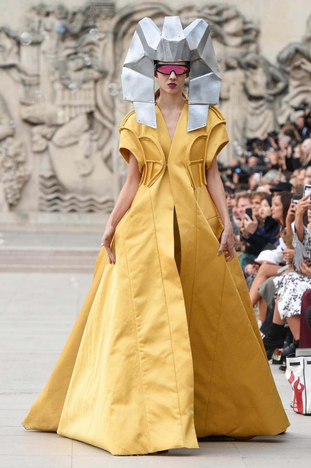 Fashion Week Paris Spring/Summer 2020 look 43 from the Rick Owens collection 女装