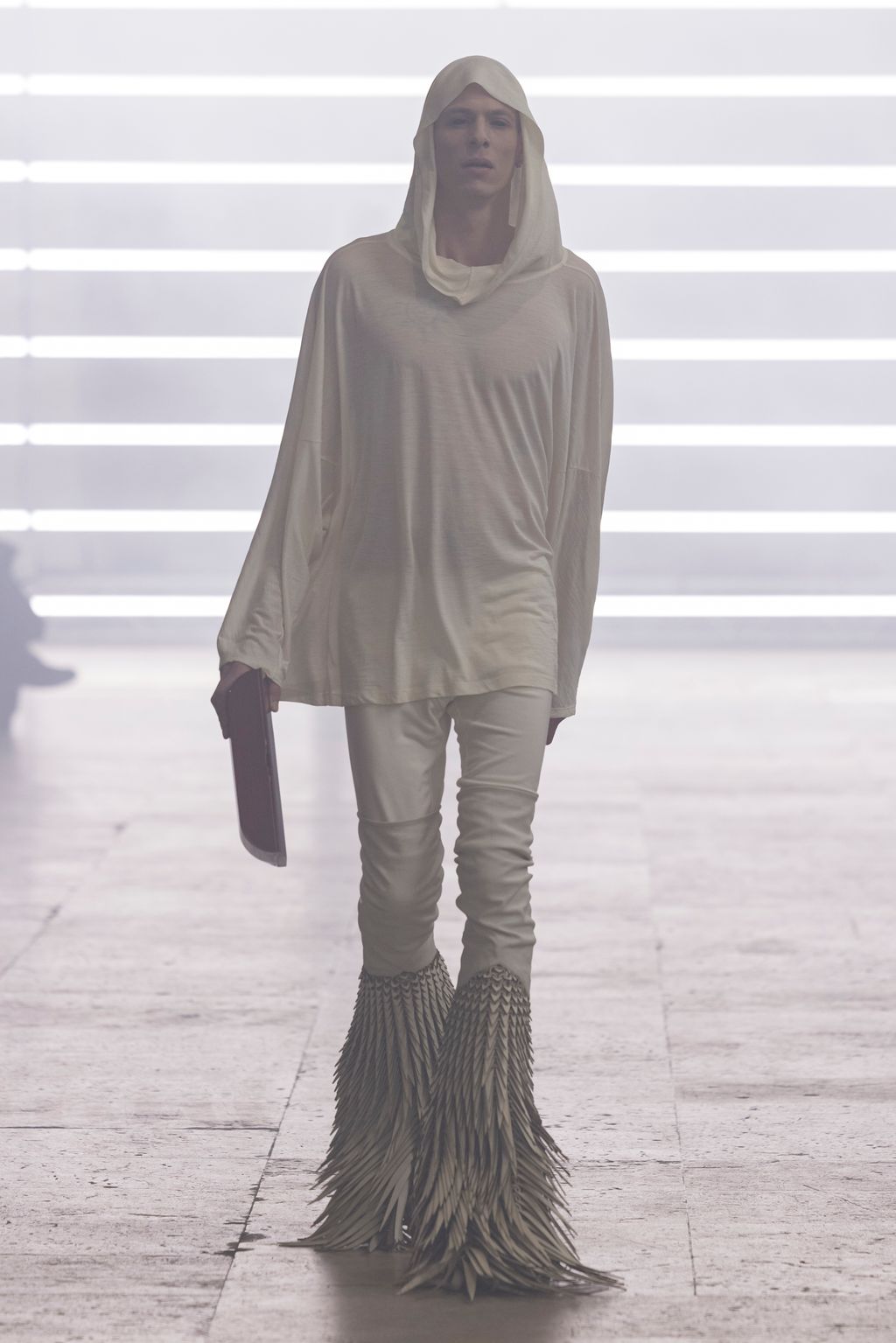 Fashion Week Paris Fall/Winter 2025 look 25 de la collection Rick Owens menswear