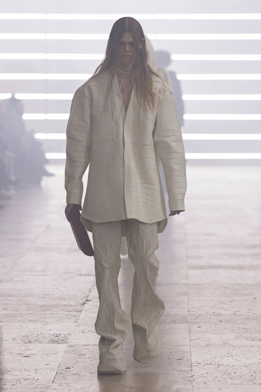 Fashion Week Paris Fall/Winter 2025 look 29 de la collection Rick Owens menswear