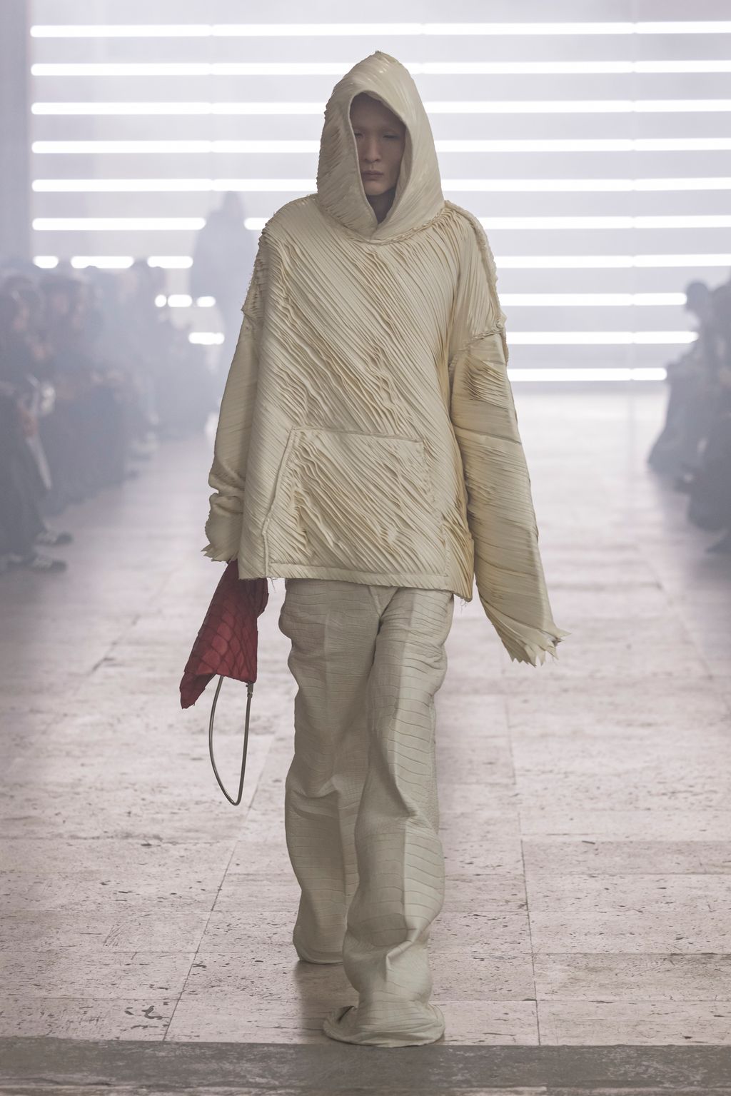 Fashion Week Paris Fall/Winter 2025 look 30 de la collection Rick Owens menswear