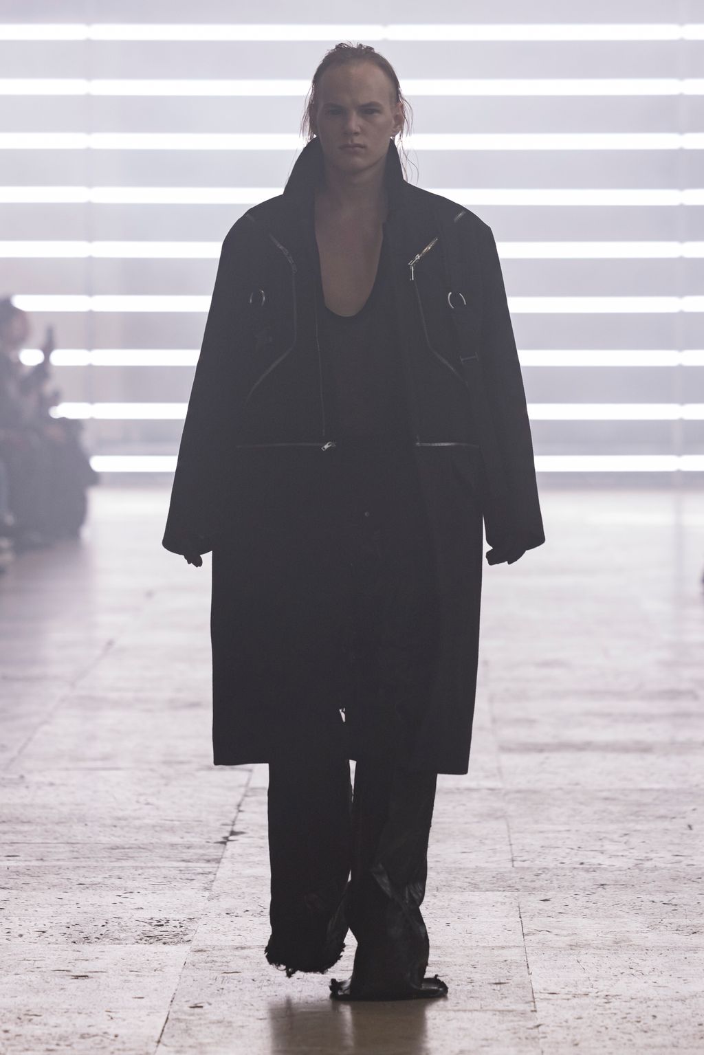 Fashion Week Paris Fall/Winter 2025 look 46 de la collection Rick Owens menswear