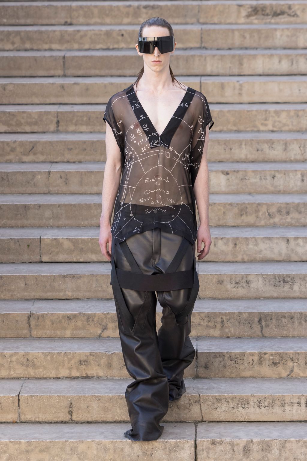 Fashion Week Paris Spring/Summer 2026 look 11 from the Rick Owens collection 男装