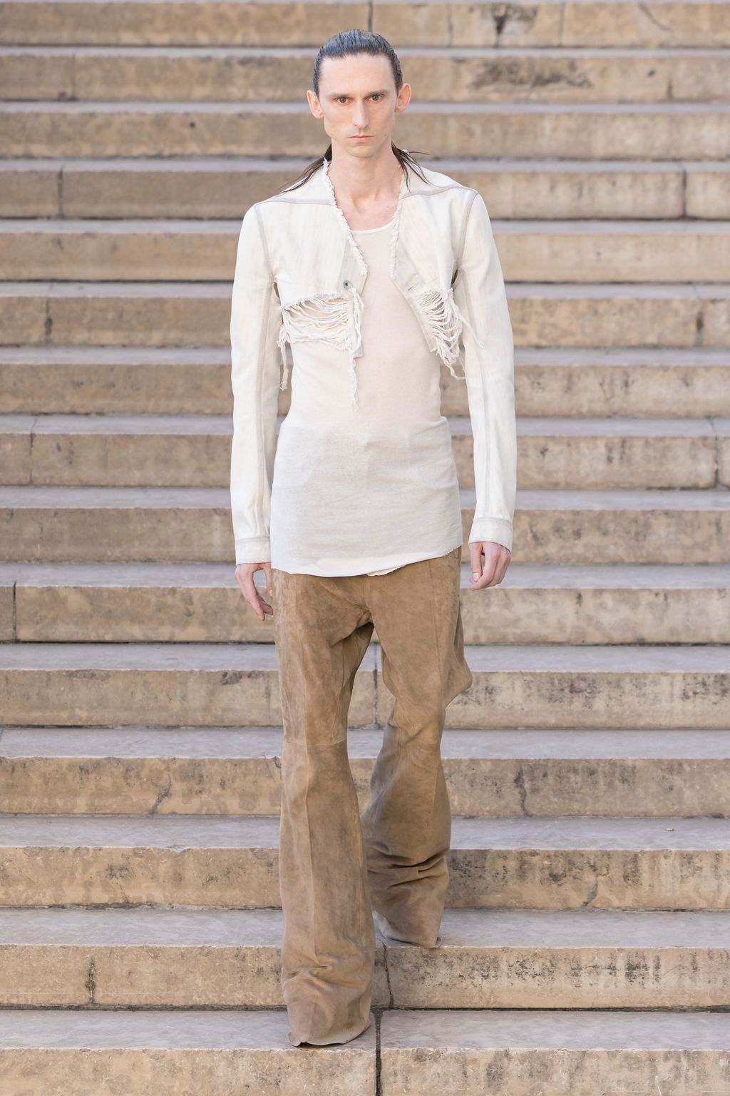 Fashion Week Paris Spring/Summer 2026 look 15 from the Rick Owens collection 男装