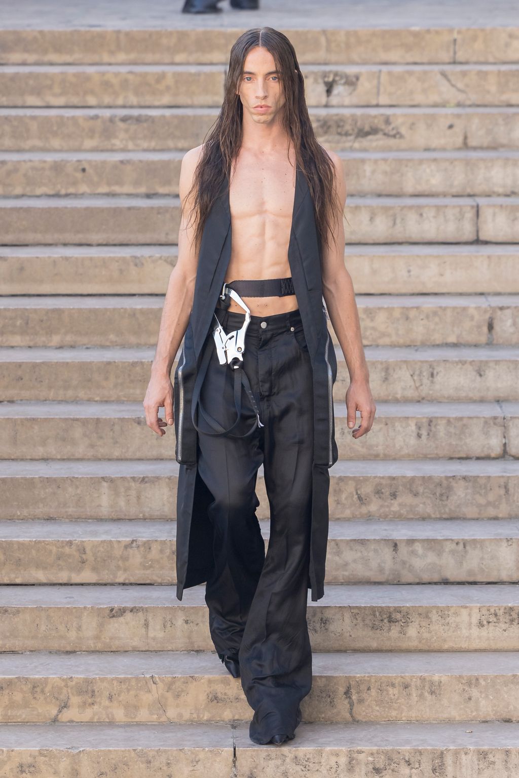 Fashion Week Paris Spring/Summer 2026 look 20 from the Rick Owens collection 男装