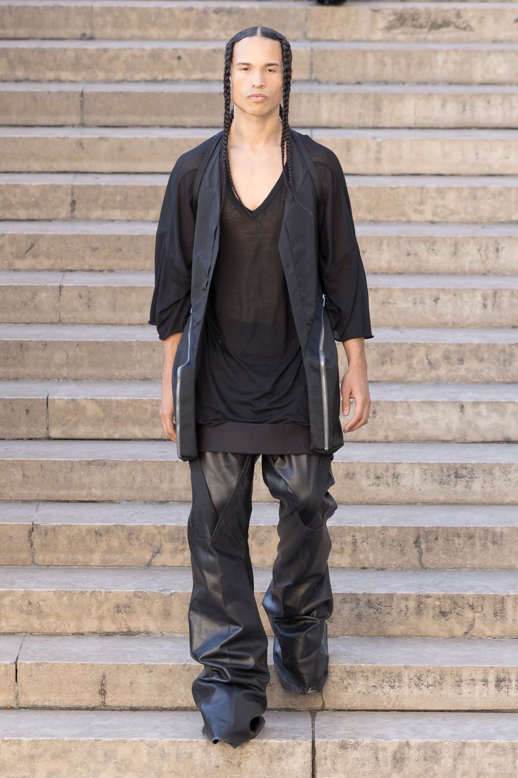 Fashion Week Paris Spring/Summer 2026 look 21 from the Rick Owens collection 男装