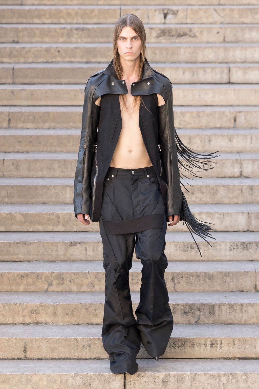 Fashion Week Paris Spring/Summer 2026 look 22 from the Rick Owens collection menswear