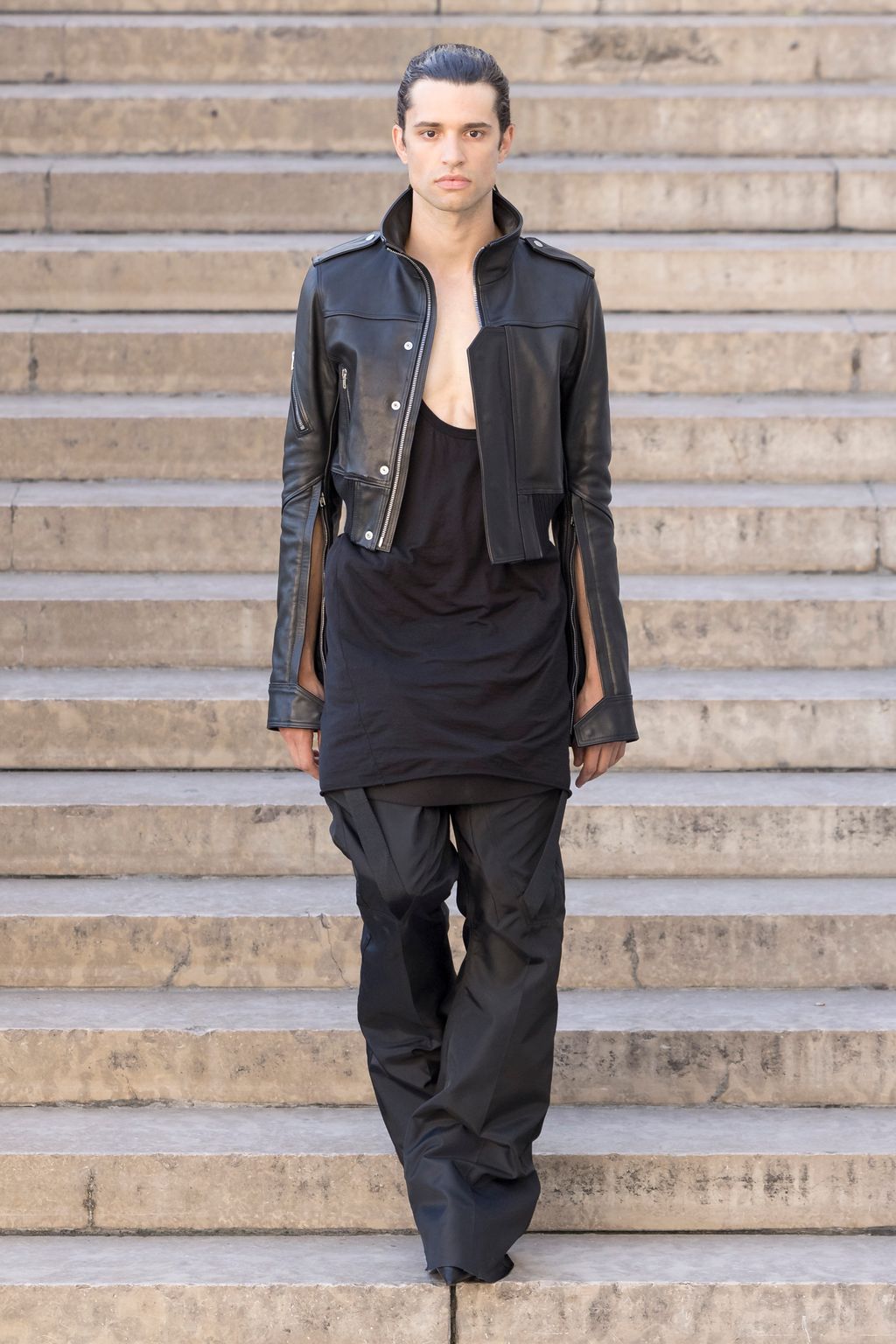 Fashion Week Paris Spring/Summer 2026 look 24 from the Rick Owens collection 男装
