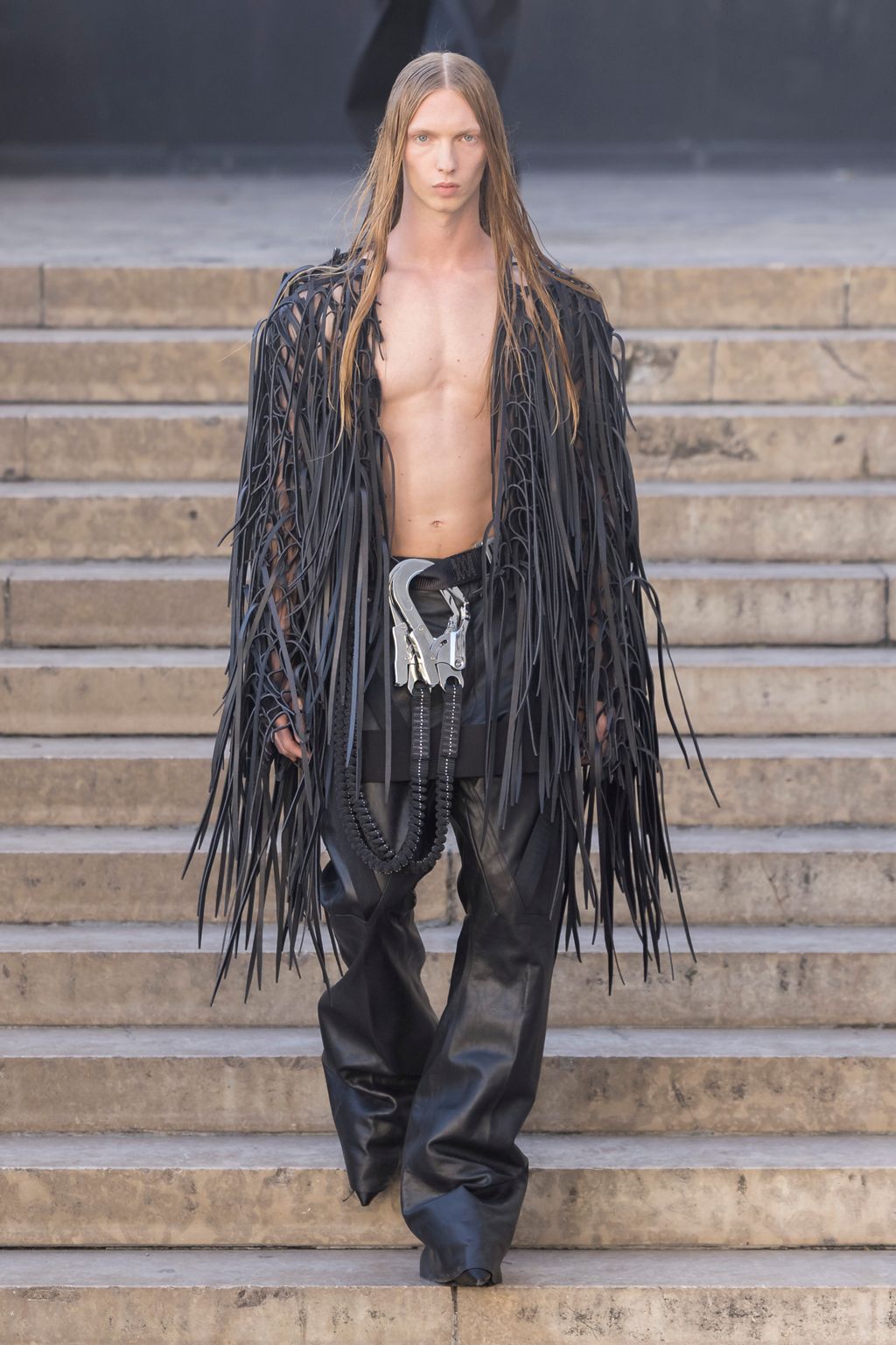 Fashion Week Paris Spring/Summer 2026 look 26 from the Rick Owens collection menswear