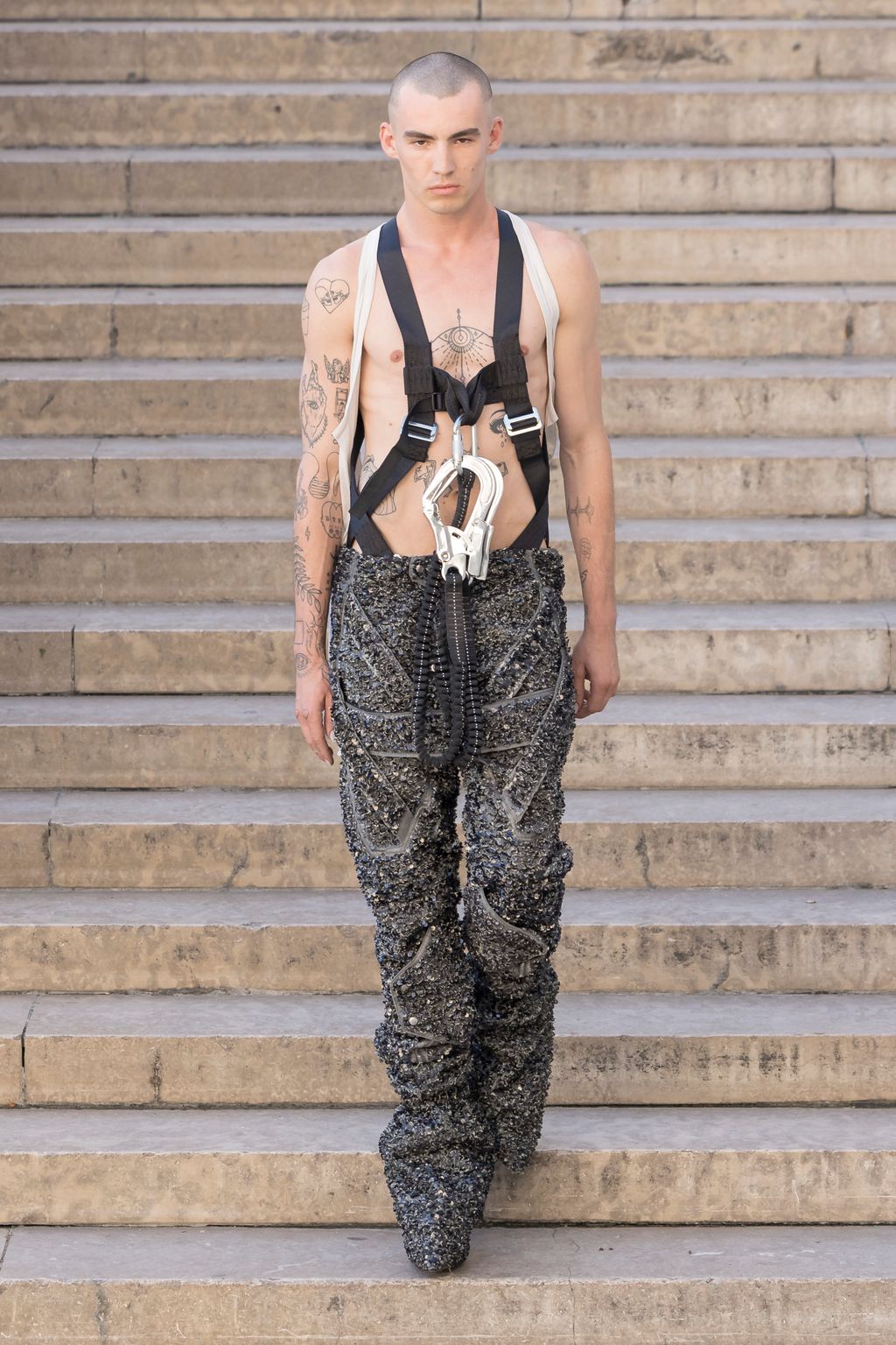 Fashion Week Paris Spring/Summer 2026 look 3 from the Rick Owens collection 男装