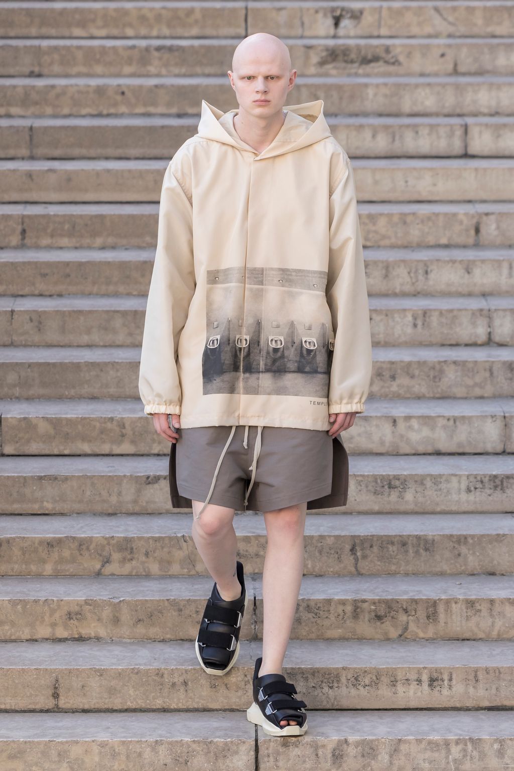 Fashion Week Paris Spring/Summer 2026 look 32 from the Rick Owens collection menswear