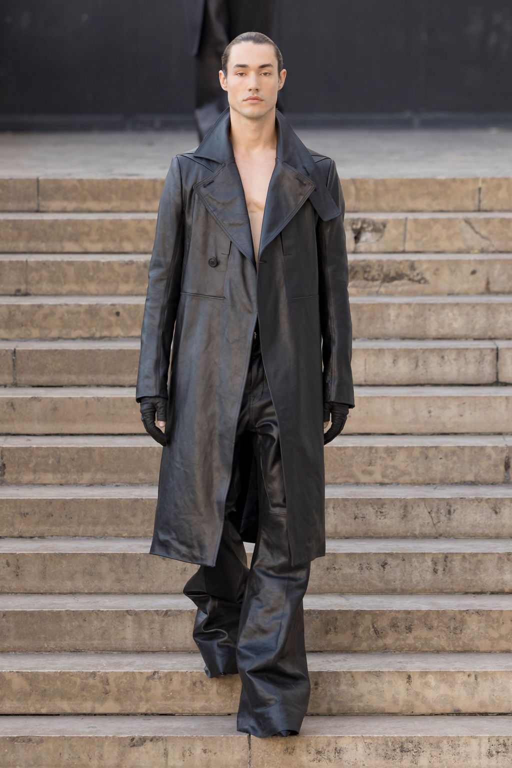 Fashion Week Paris Spring/Summer 2026 look 9 from the Rick Owens collection 男装