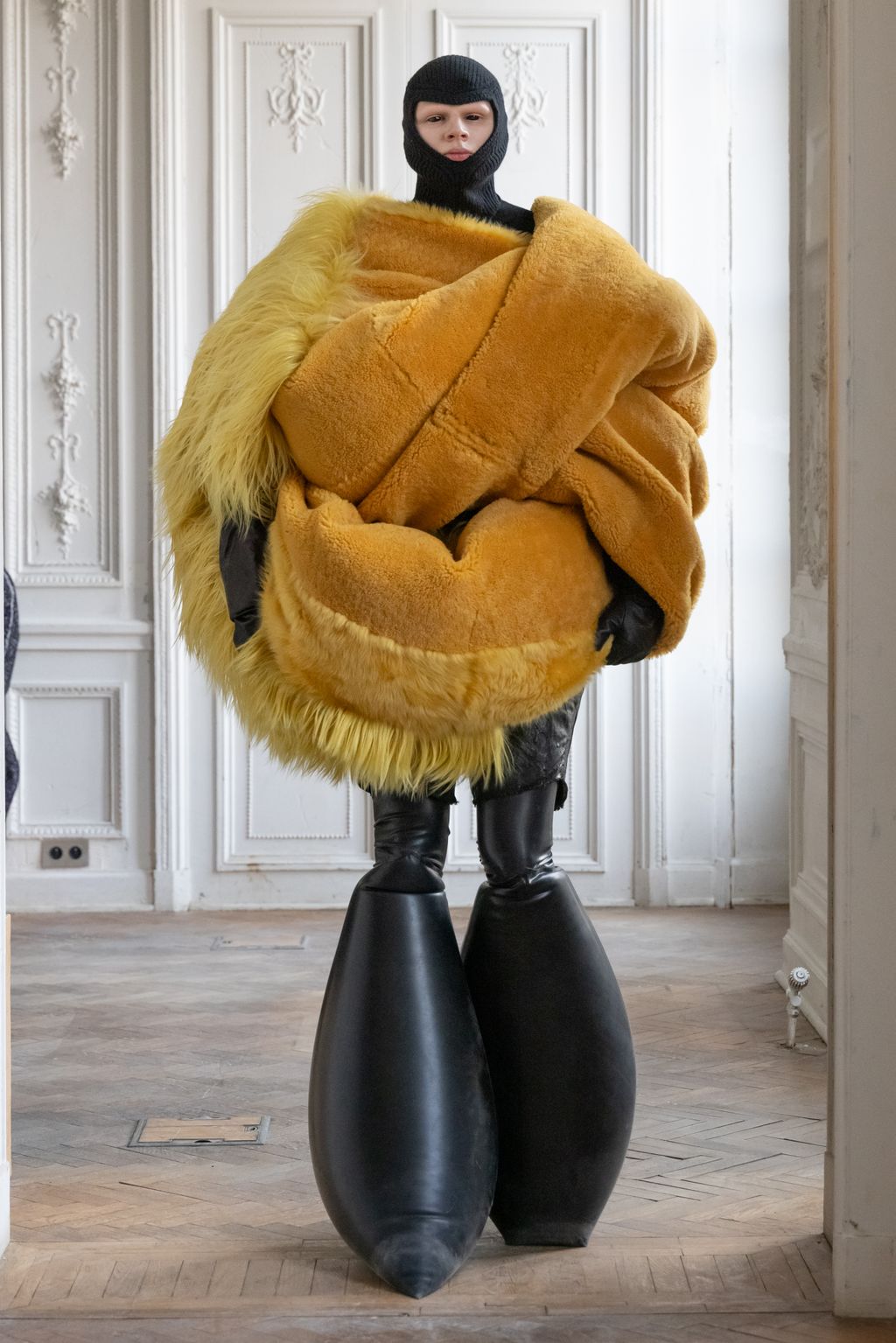 Fashion Week Paris Fall/Winter 2024 look 19 de la collection Rick Owens menswear