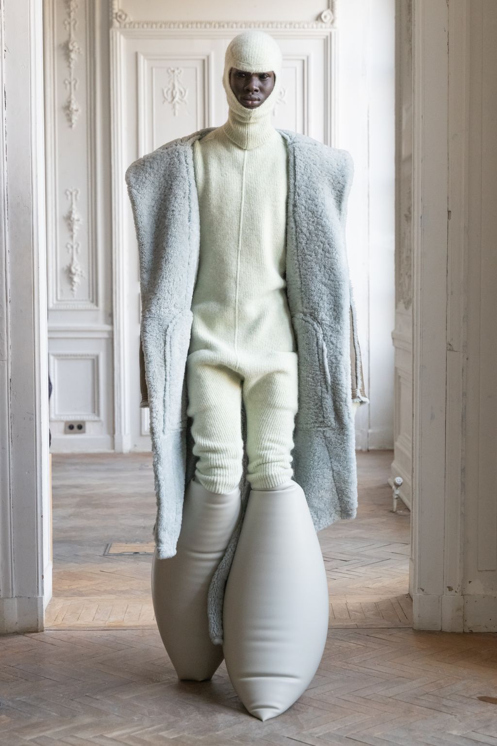 Fashion Week Paris Fall/Winter 2024 look 26 de la collection Rick Owens menswear
