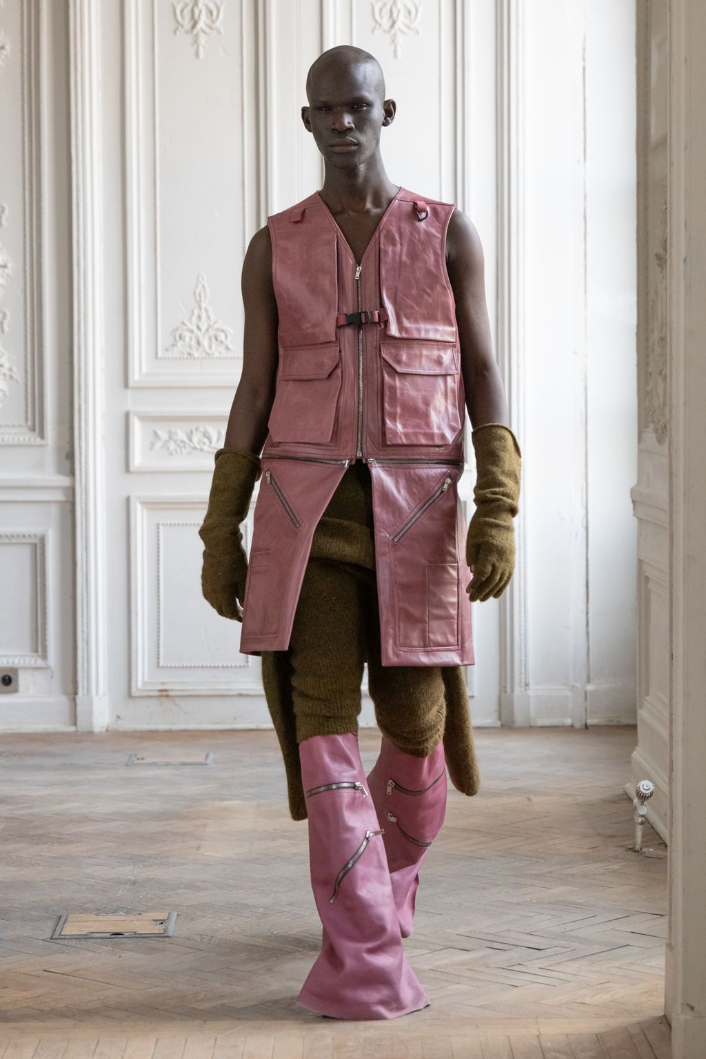 Fashion Week Paris Fall/Winter 2024 look 29 de la collection Rick Owens menswear