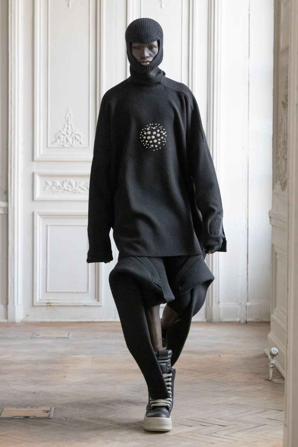 Fashion Week Paris Fall/Winter 2024 look 30 de la collection Rick Owens menswear