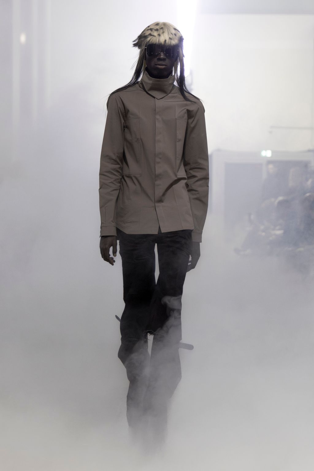Fashion Week Paris Fall/Winter 2026 look 3 from the Rick Owens collection menswear