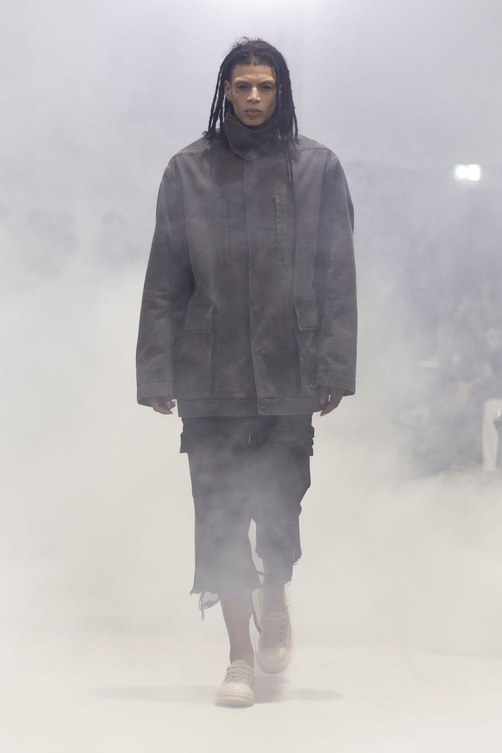 Fashion Week Paris Fall/Winter 2026 look 21 from the Rick Owens collection 男装
