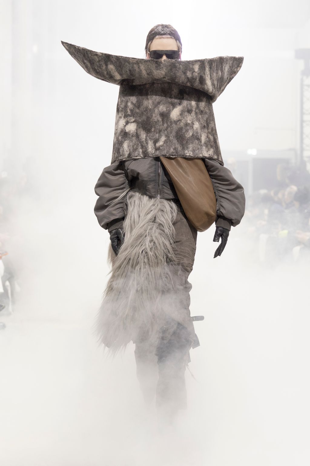 Fashion Week Paris Fall/Winter 2026 look 32 from the Rick Owens collection 男装