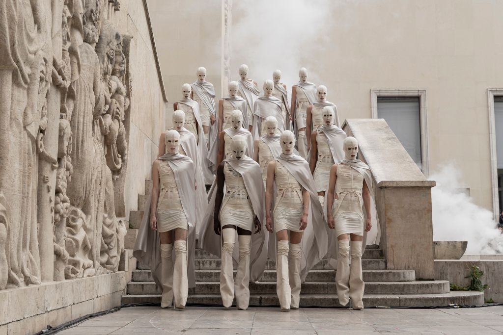 Fashion Week Paris Spring-Summer 2025 look 21 from the Rick Owens collection 男装