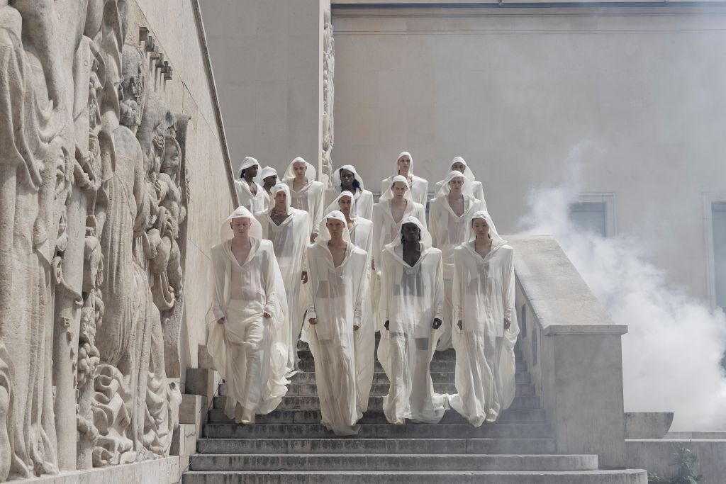 Fashion Week Paris Spring/Summer 2025 look 2 from the Rick Owens collection menswear