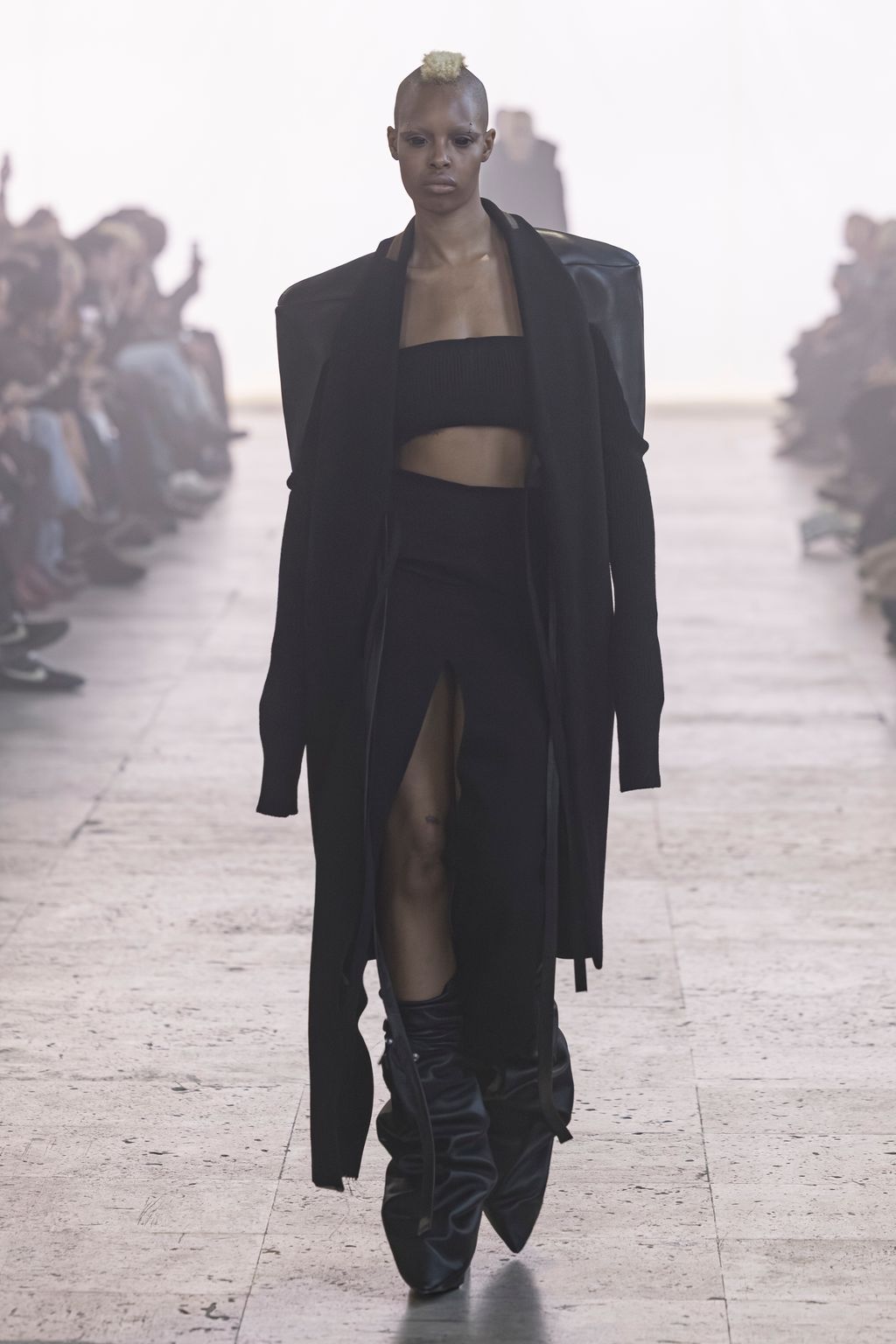 Fashion Week Paris Fall/Winter 2025 look 1 from the Rick Owens collection womenswear