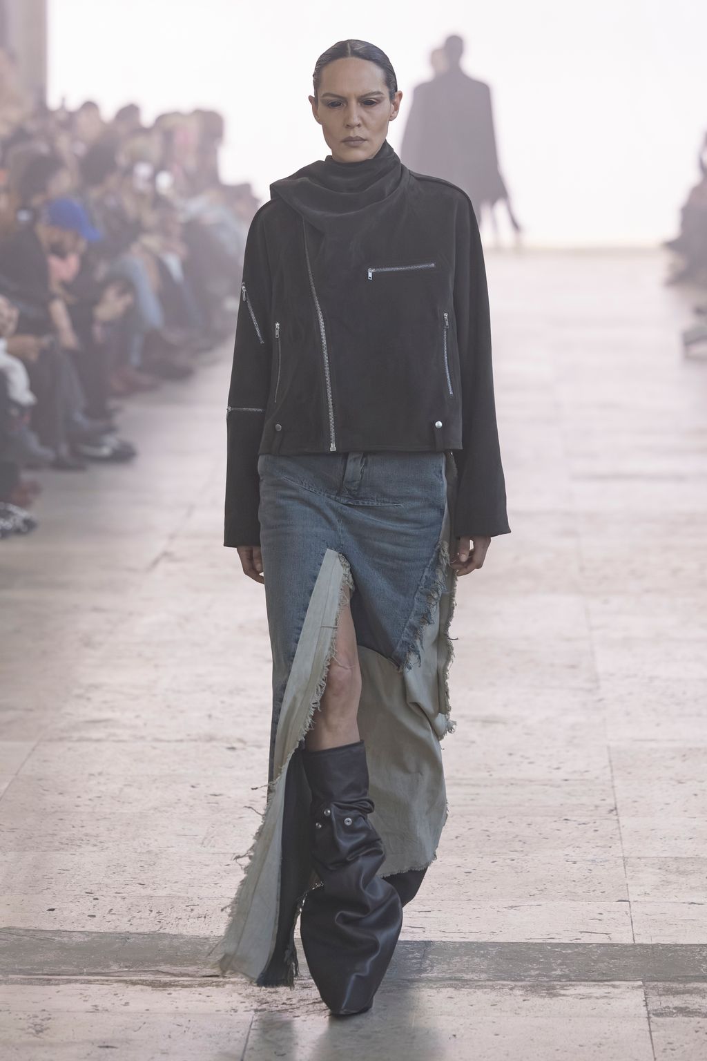 Fashion Week Paris Fall/Winter 2025 look 29 from the Rick Owens collection 女装